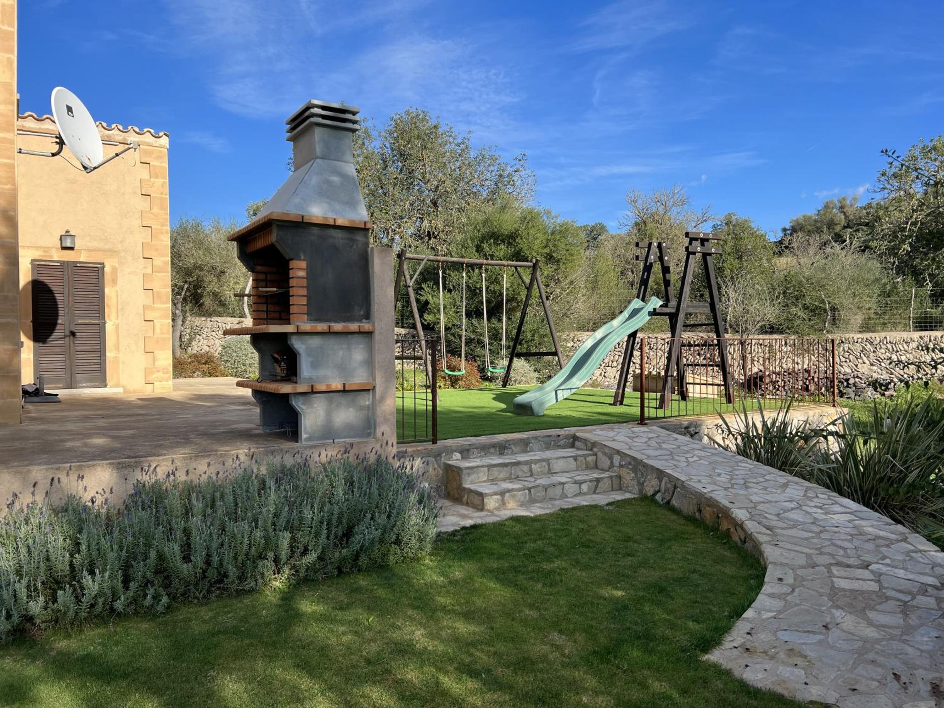 Villa photo 2