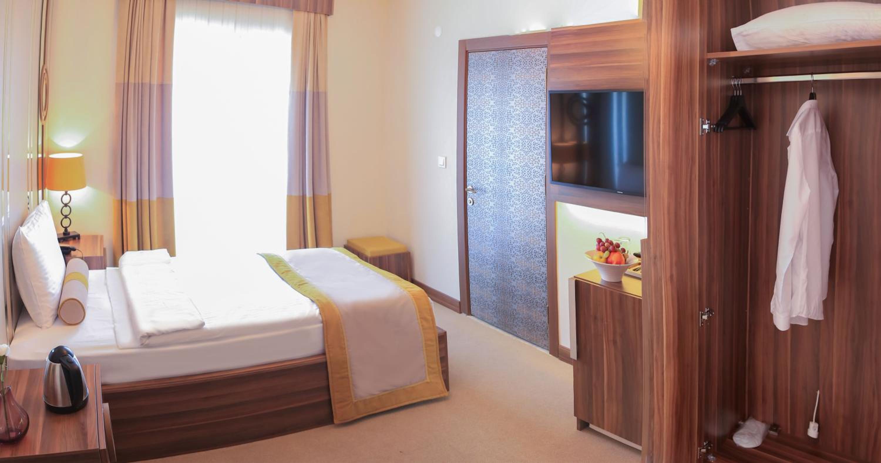 Standard Double Room - Photo 1