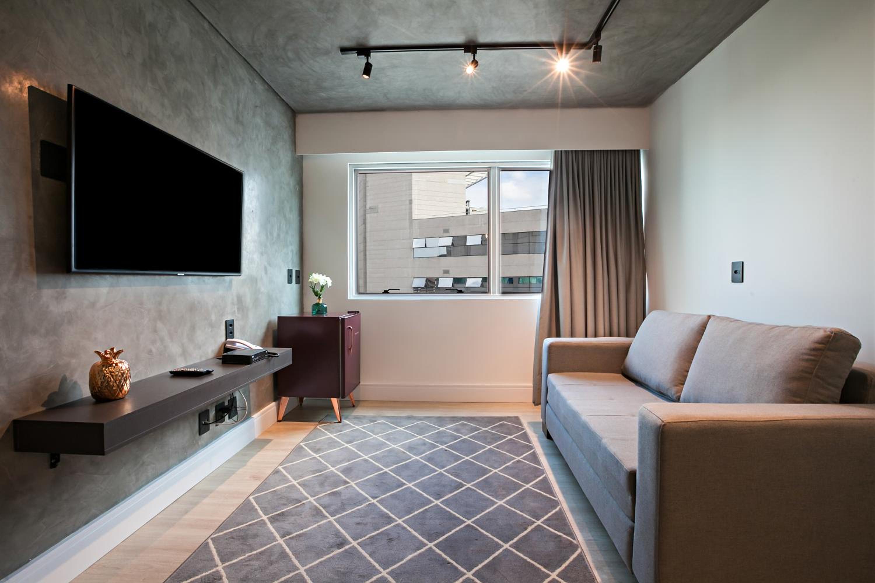 One-Bedroom Apartment - Photo 16