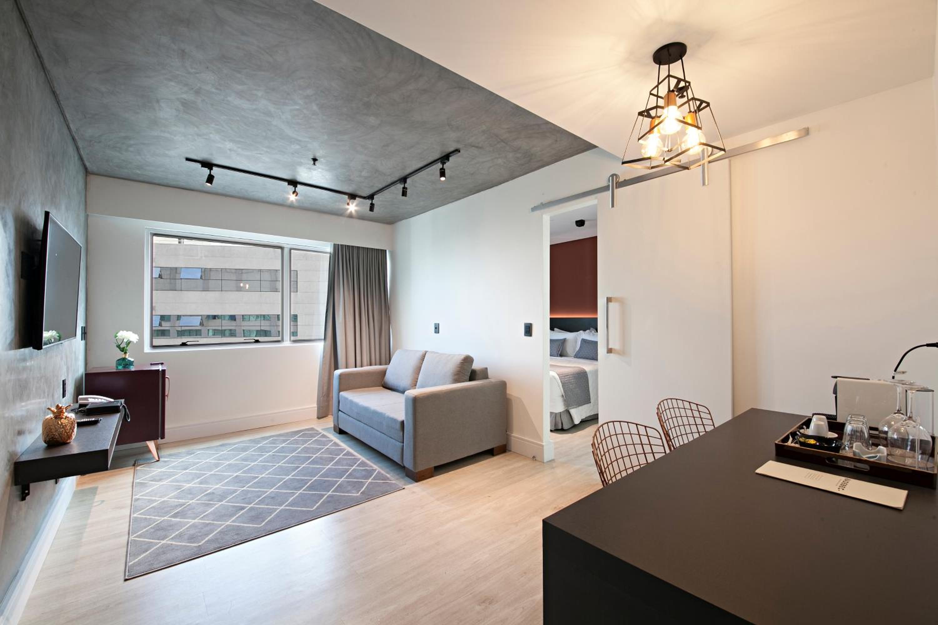 One-Bedroom Apartment - Photo 1
