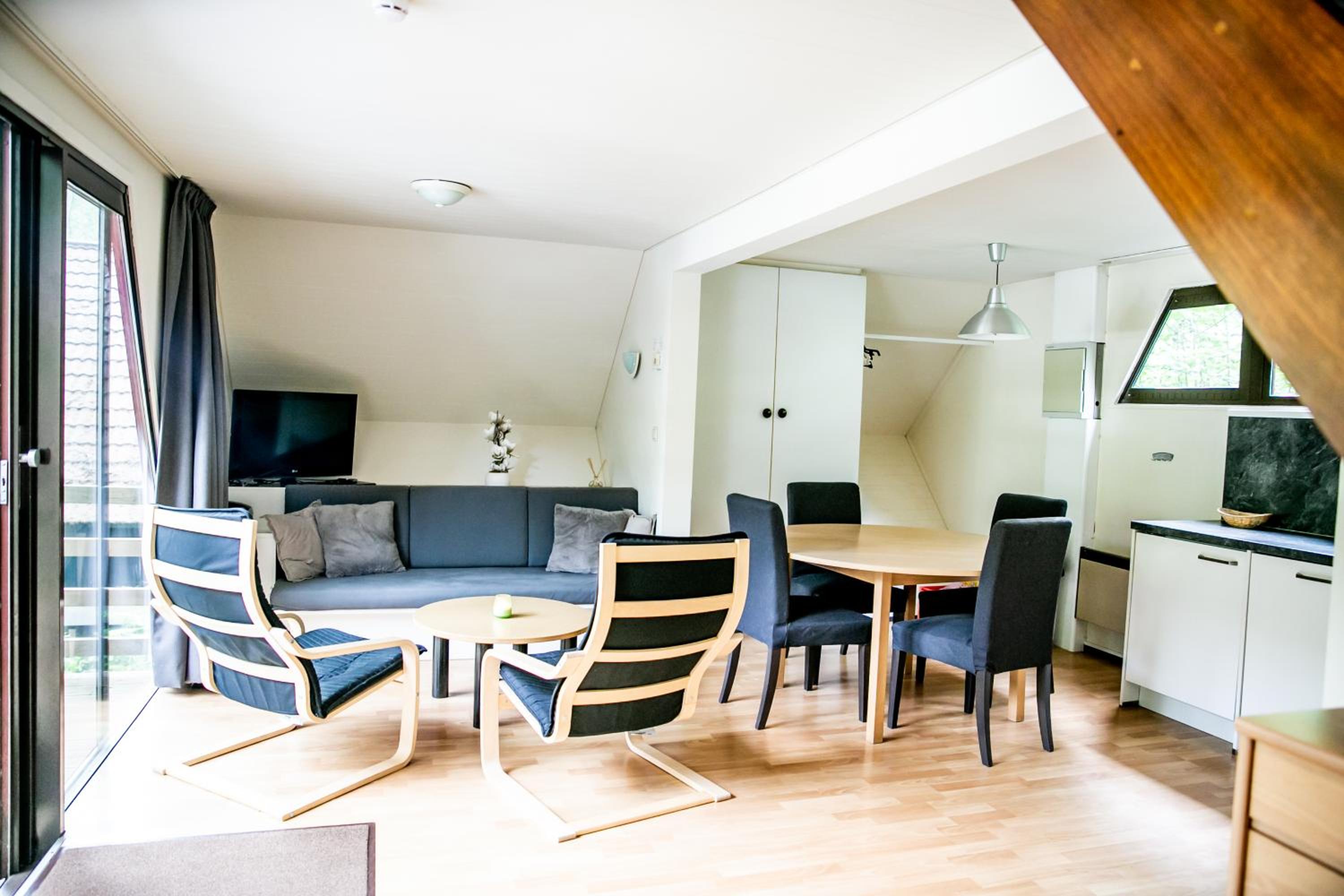 Bungalow (5 Adults) - Photo 2