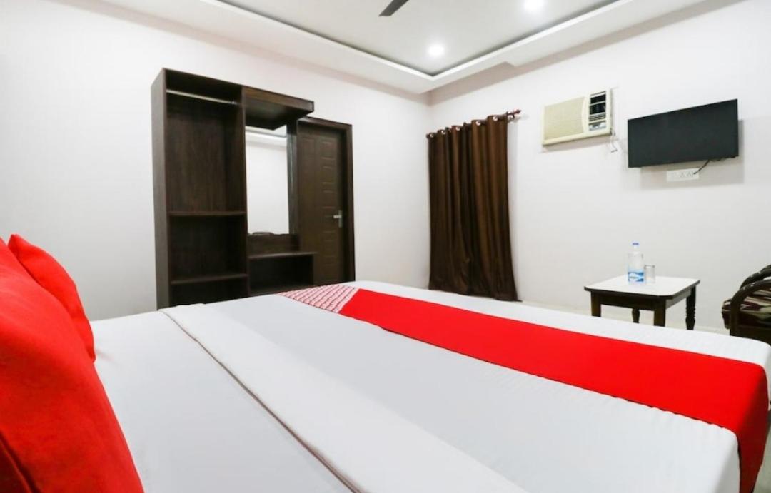 Deluxe King Room photo 3