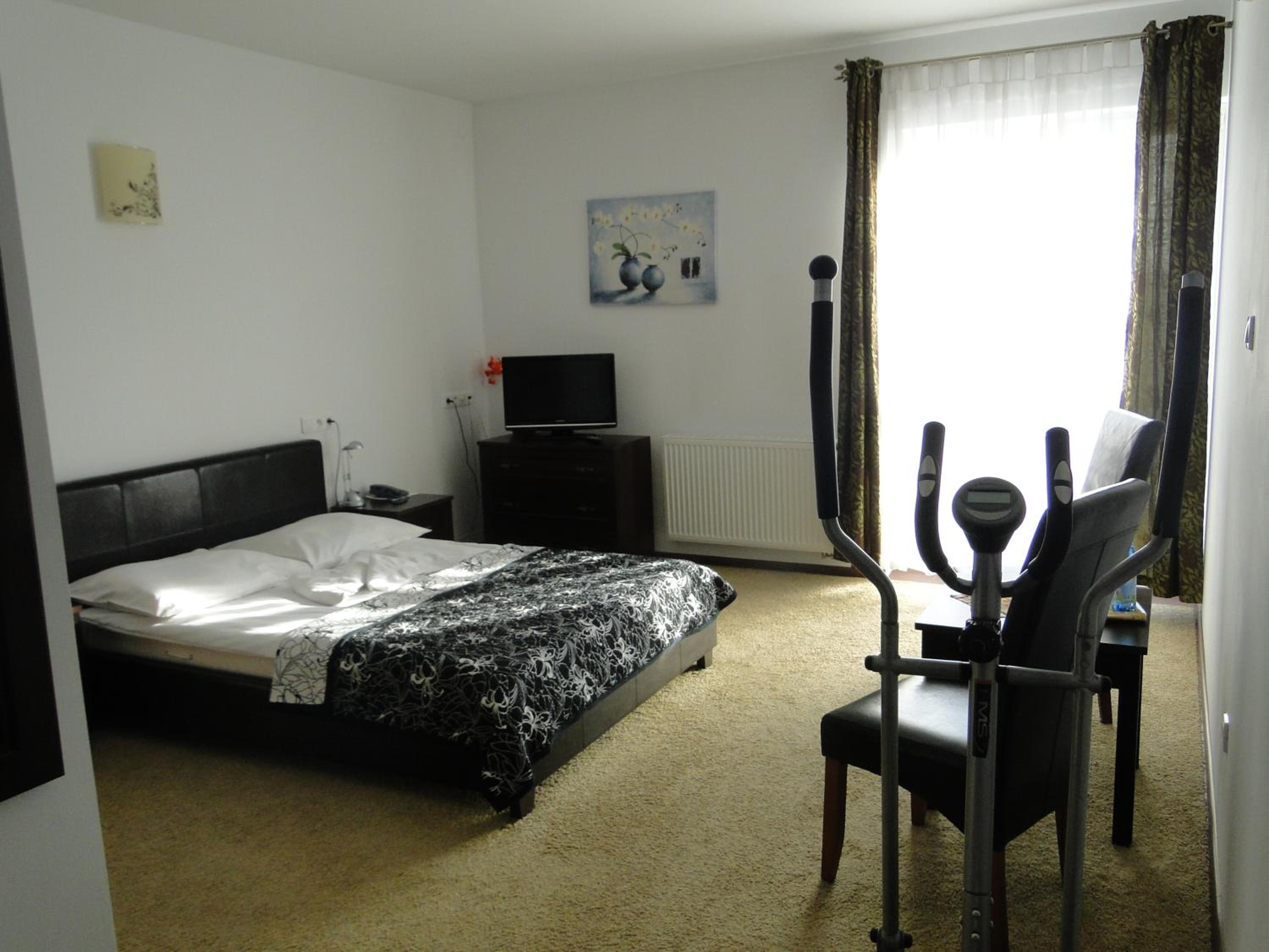 Double Room with Spa Access photo 3