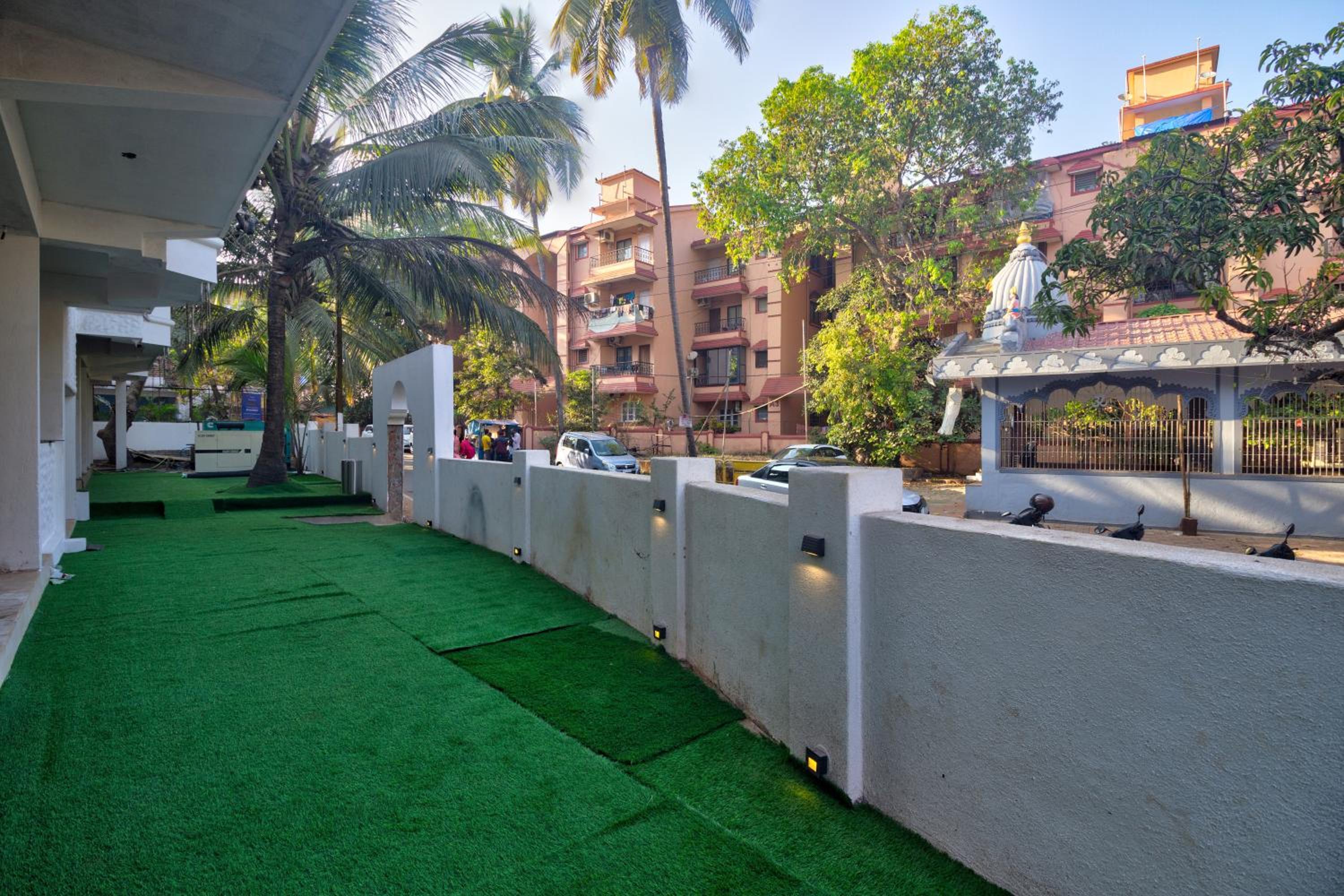 King Suite With Balcony - Photo 7