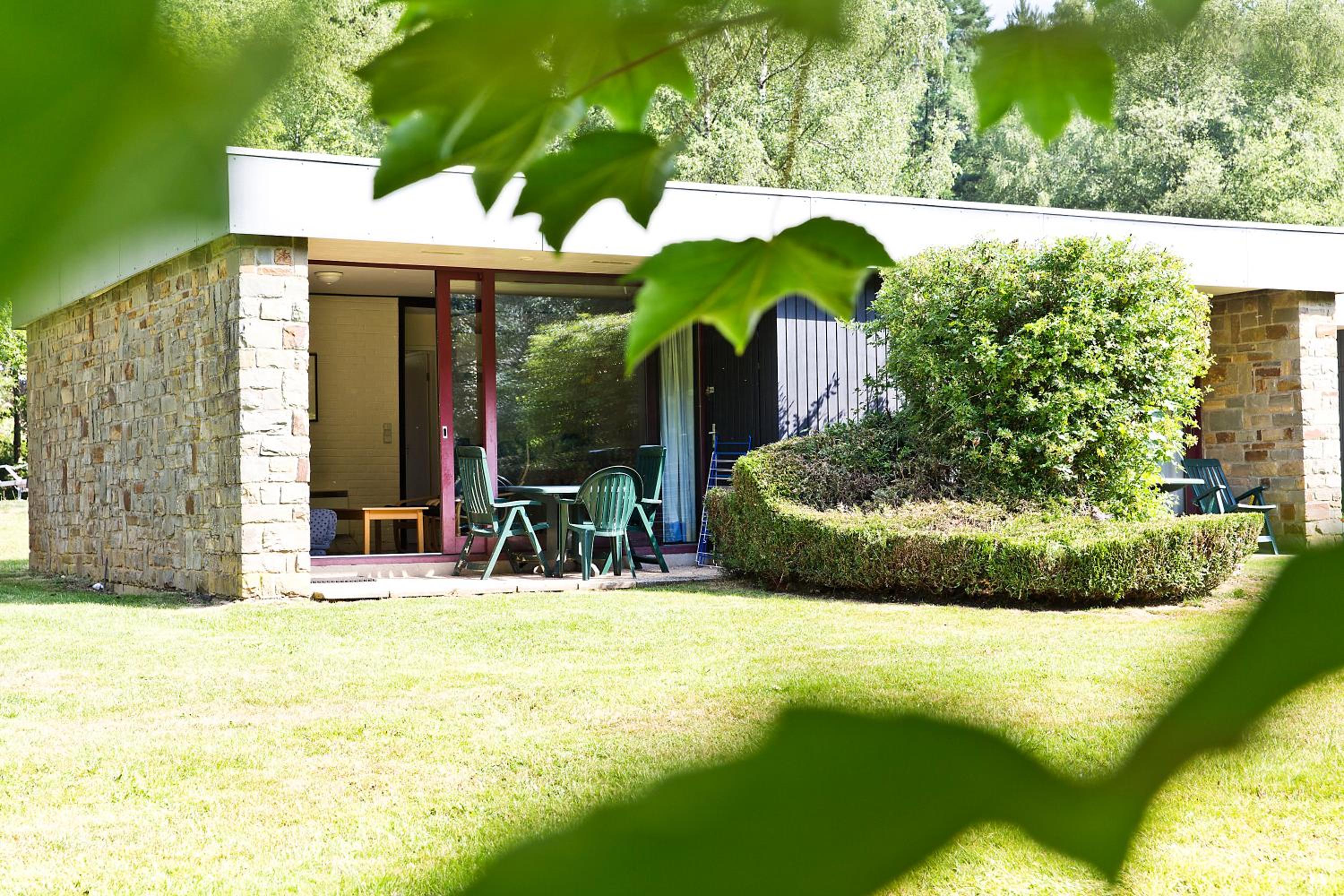 Bungalow (2 Adults) - Photo 6
