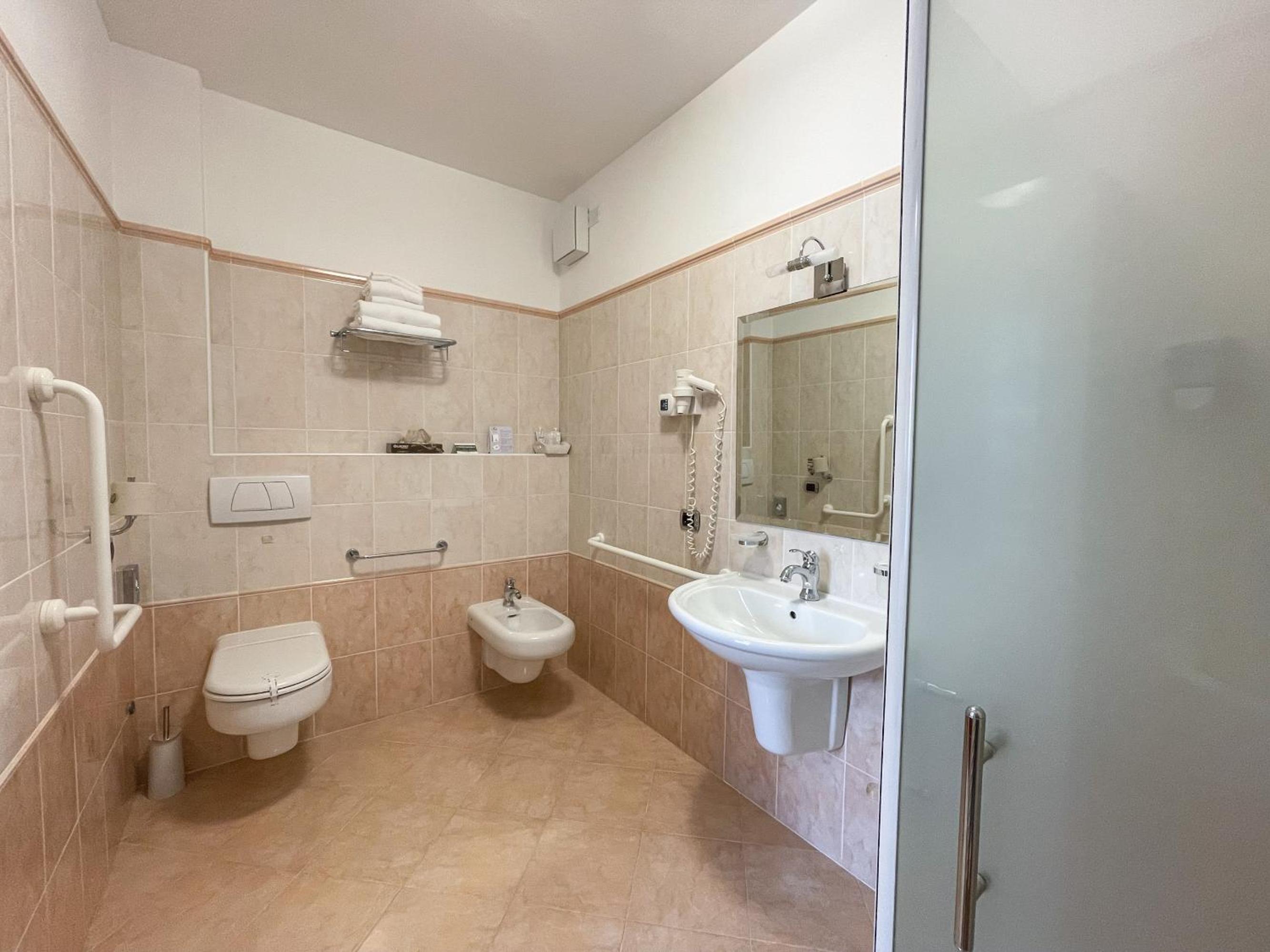 Small Double Room with Terrace with Lake View photo 2