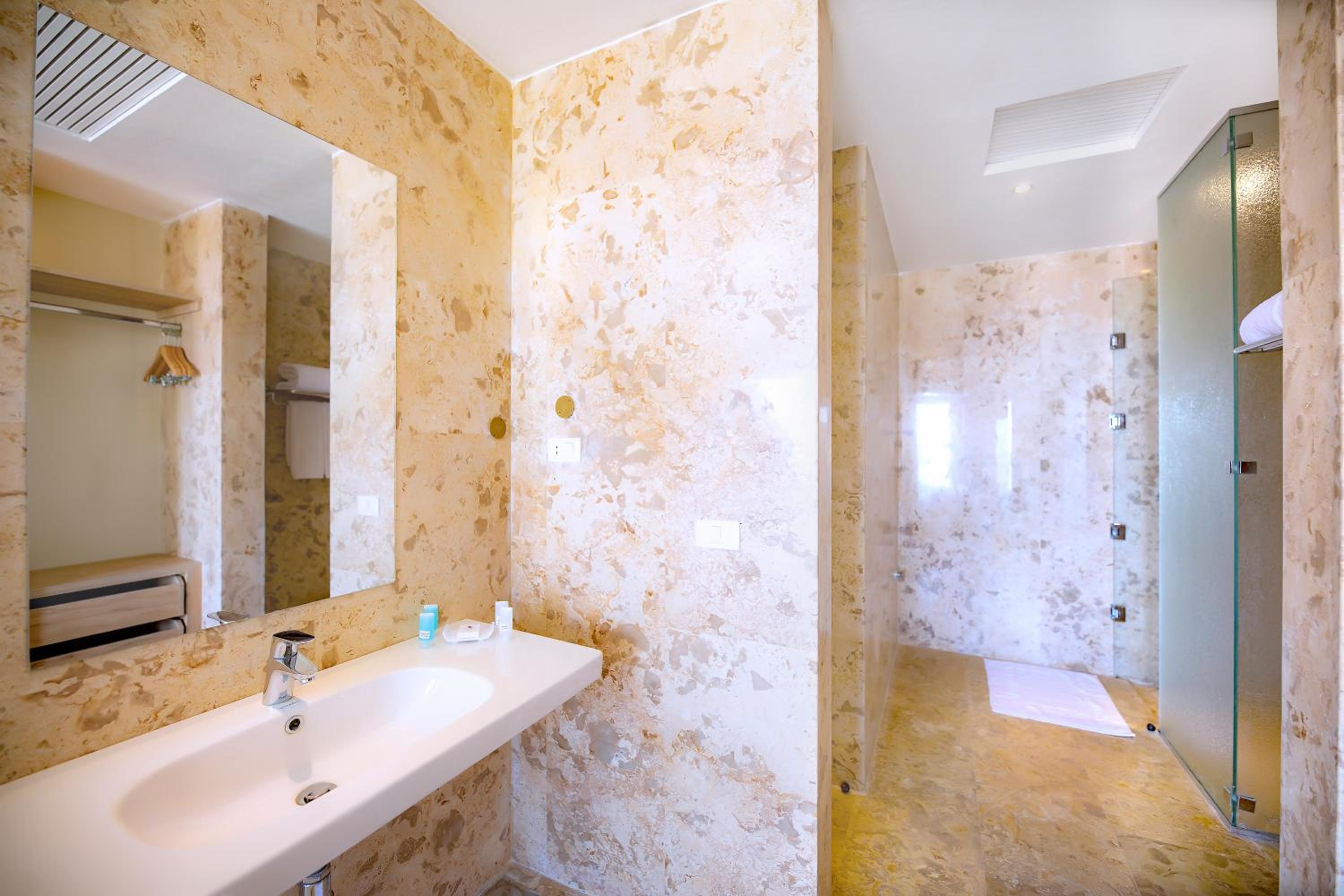 Junior Suite - Photo 6