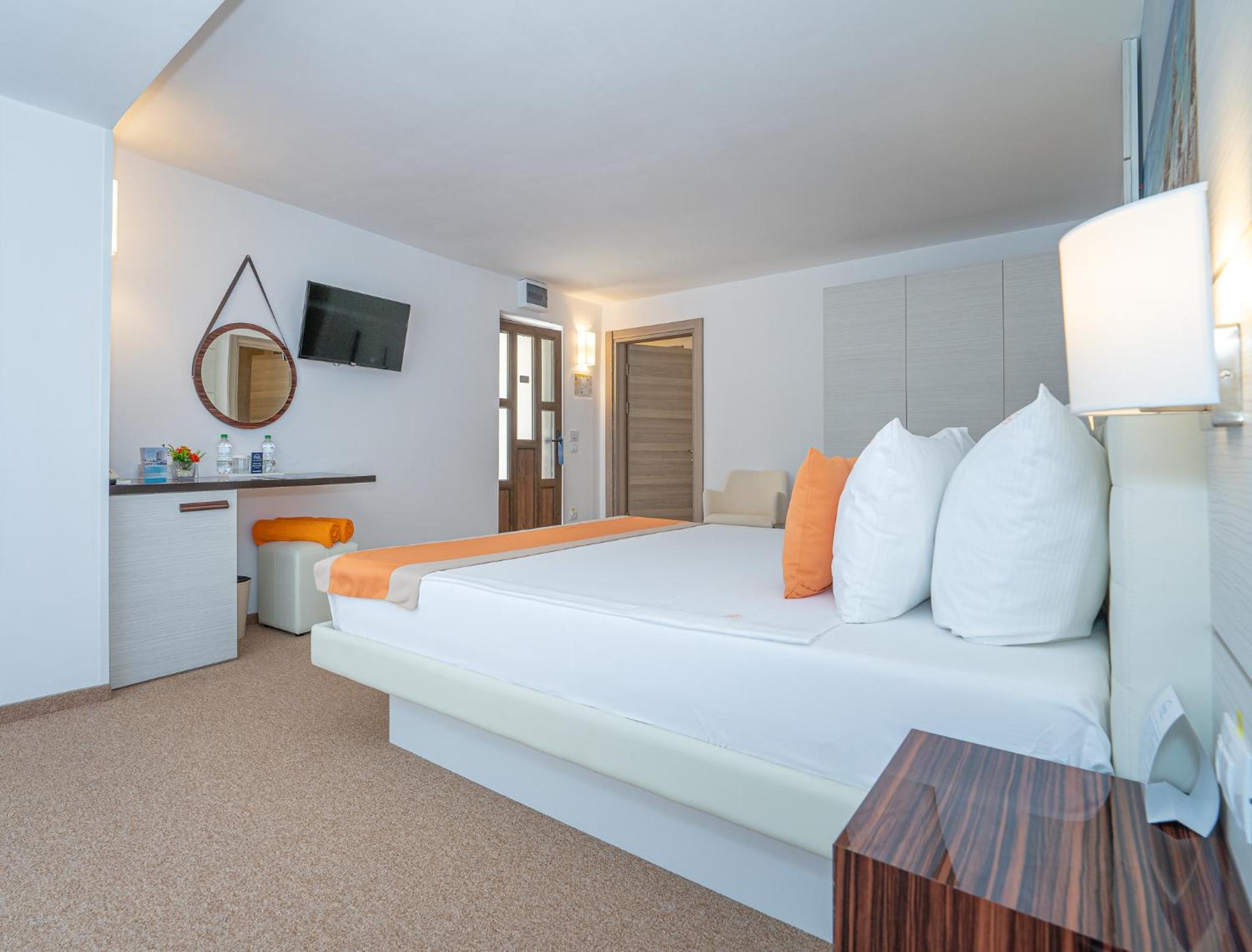 Two-Bedroom Apartment in Villa photo 3