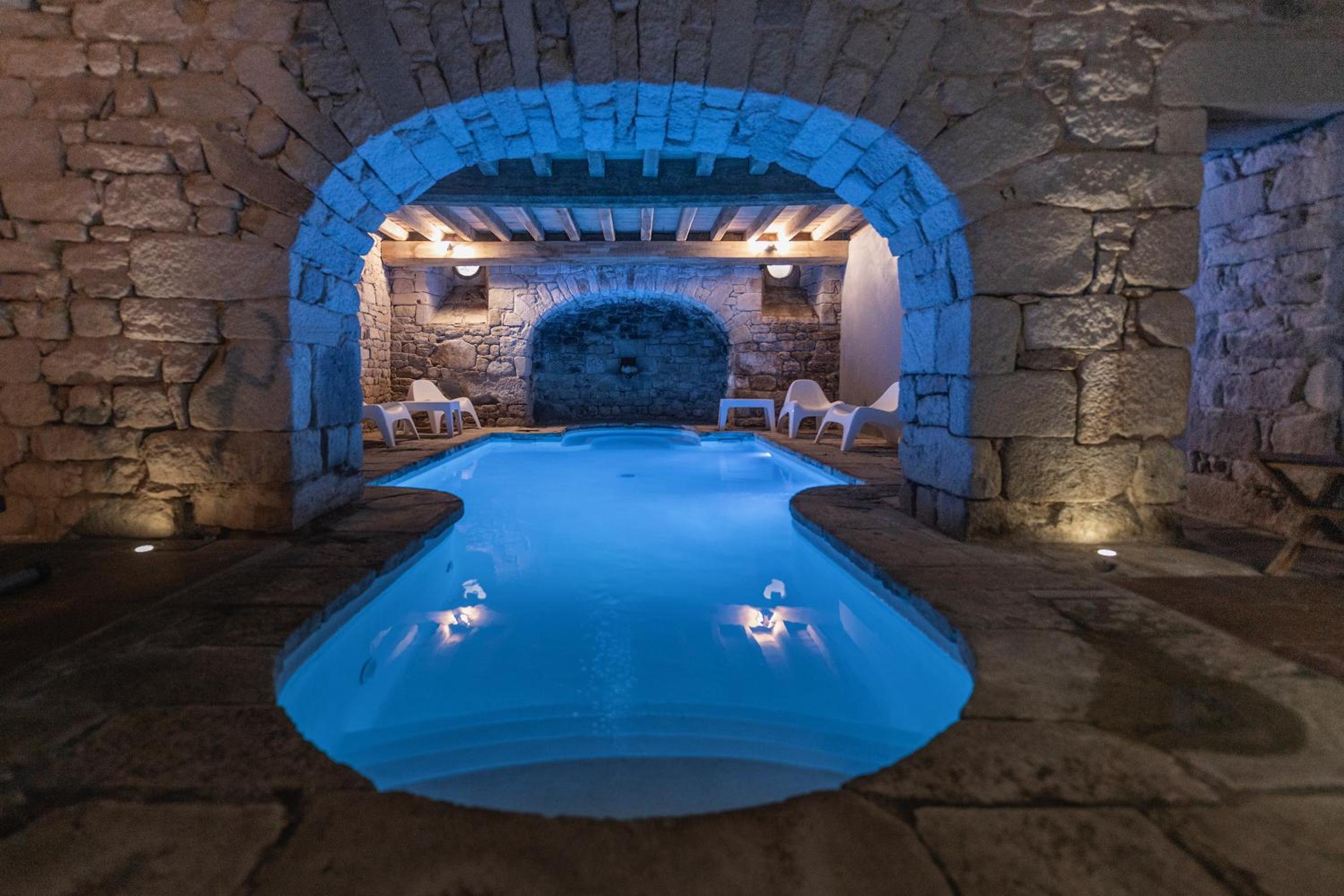 Classic Double Room with Spa Access - Photo 8