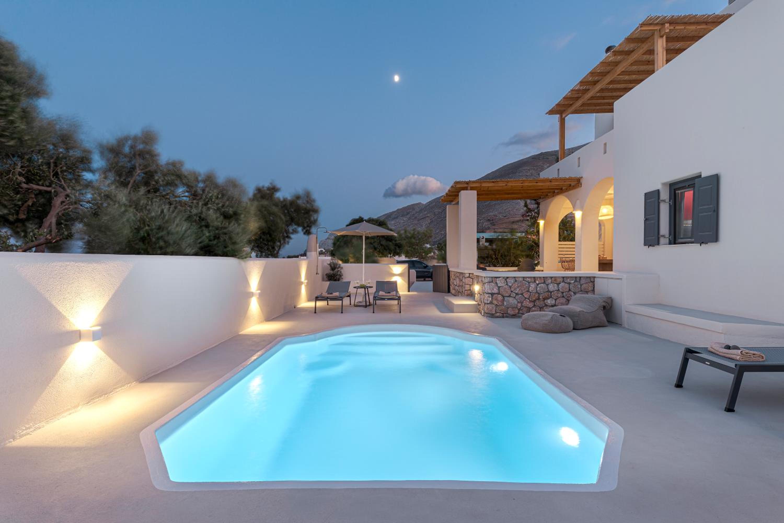 Three-Bedroom Villa photo 2