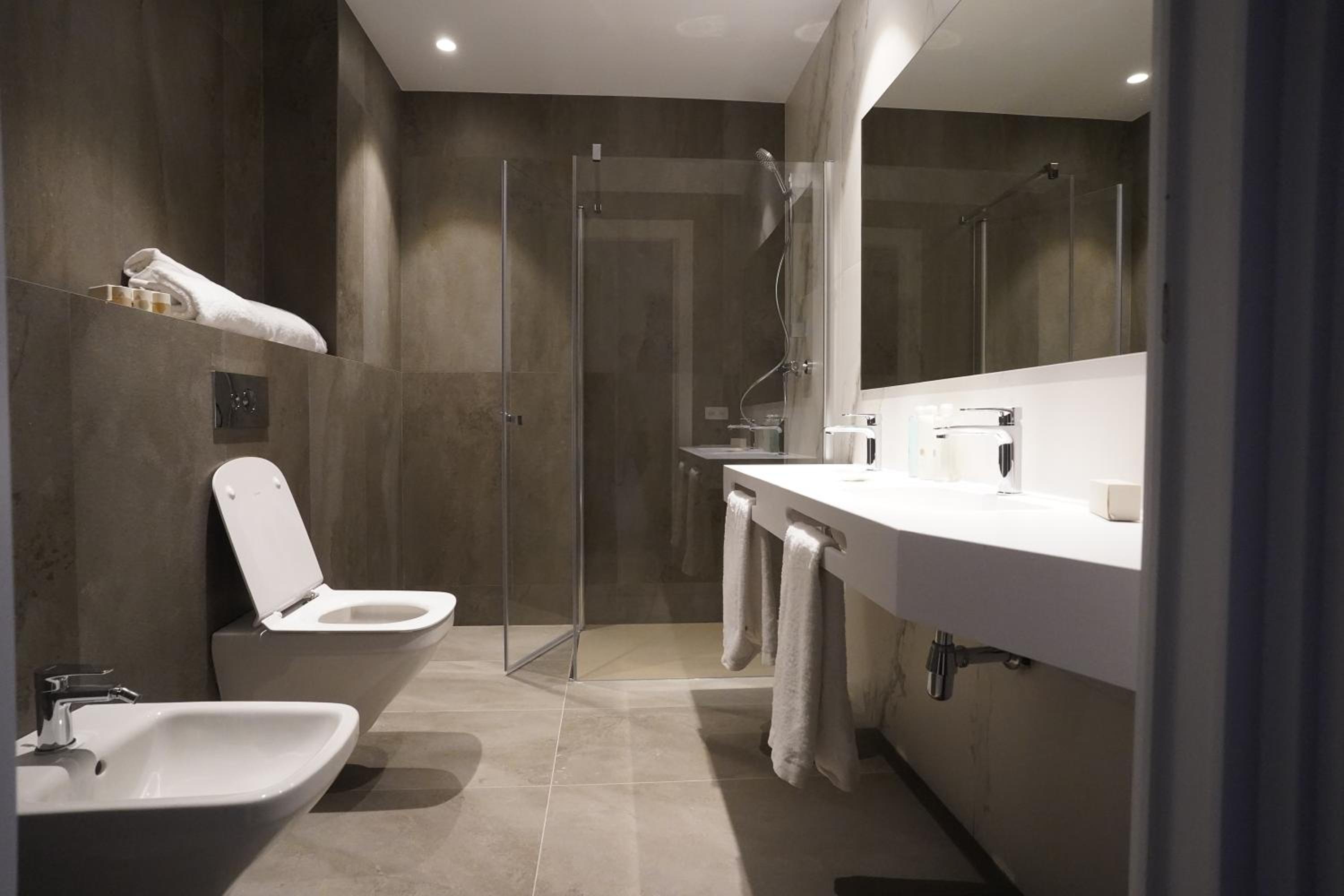 Standard Triple Room with Parking photo 3