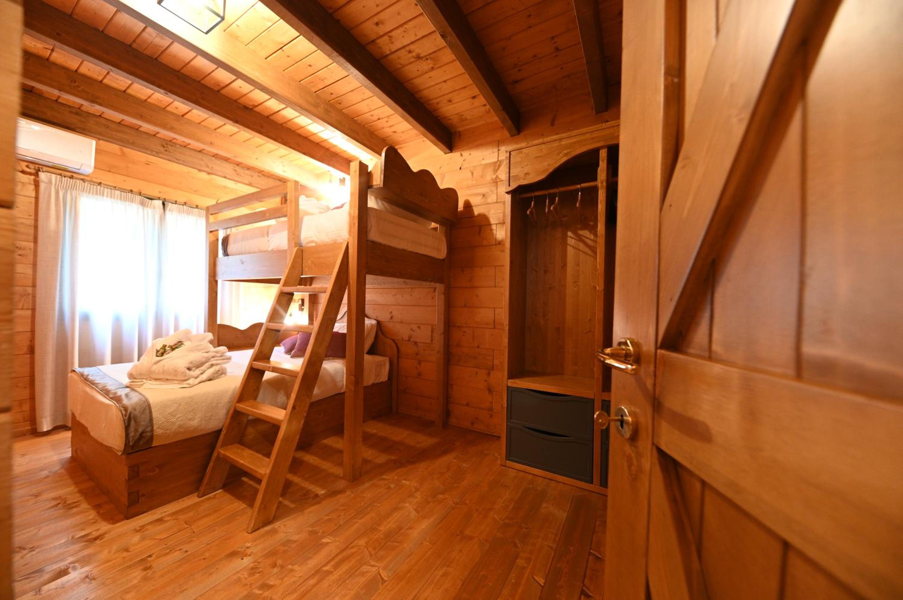 Superior Chalet - Photo 13