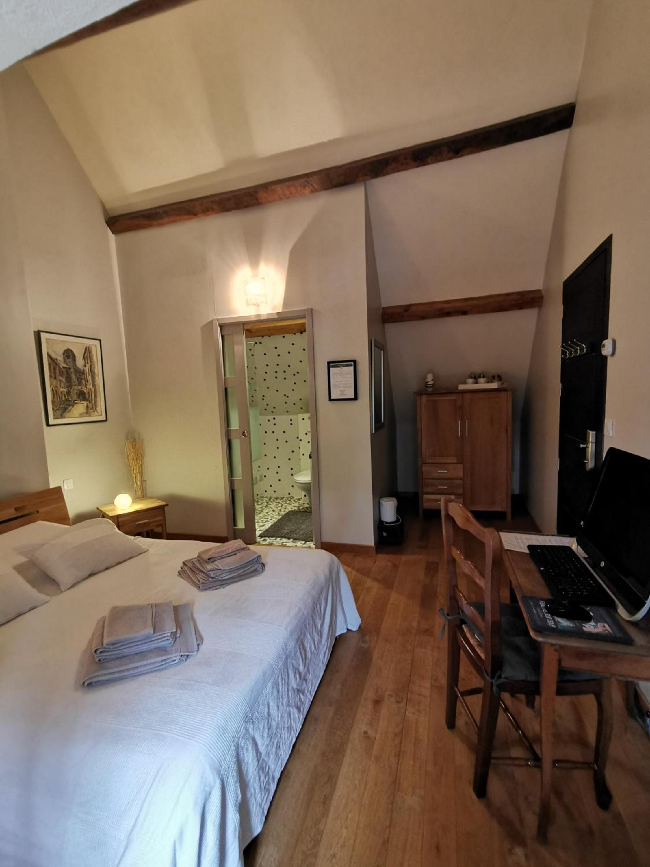 Classic Double Room photo 3