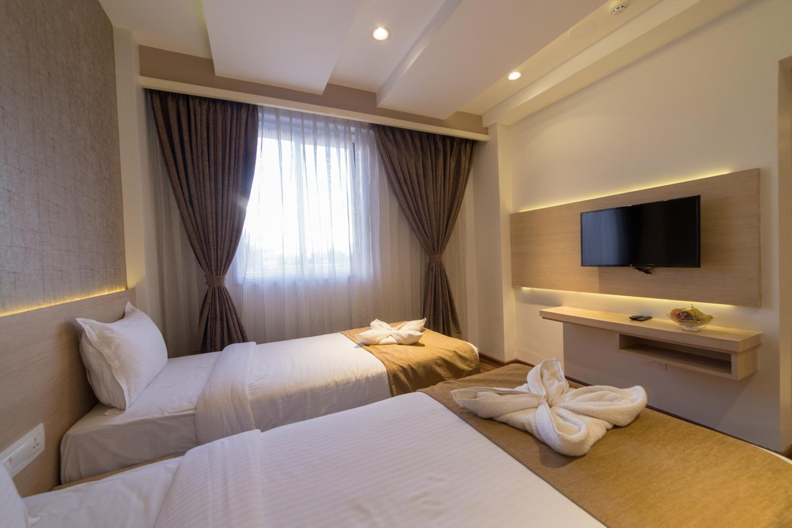 Superior Twin Room - Photo 7