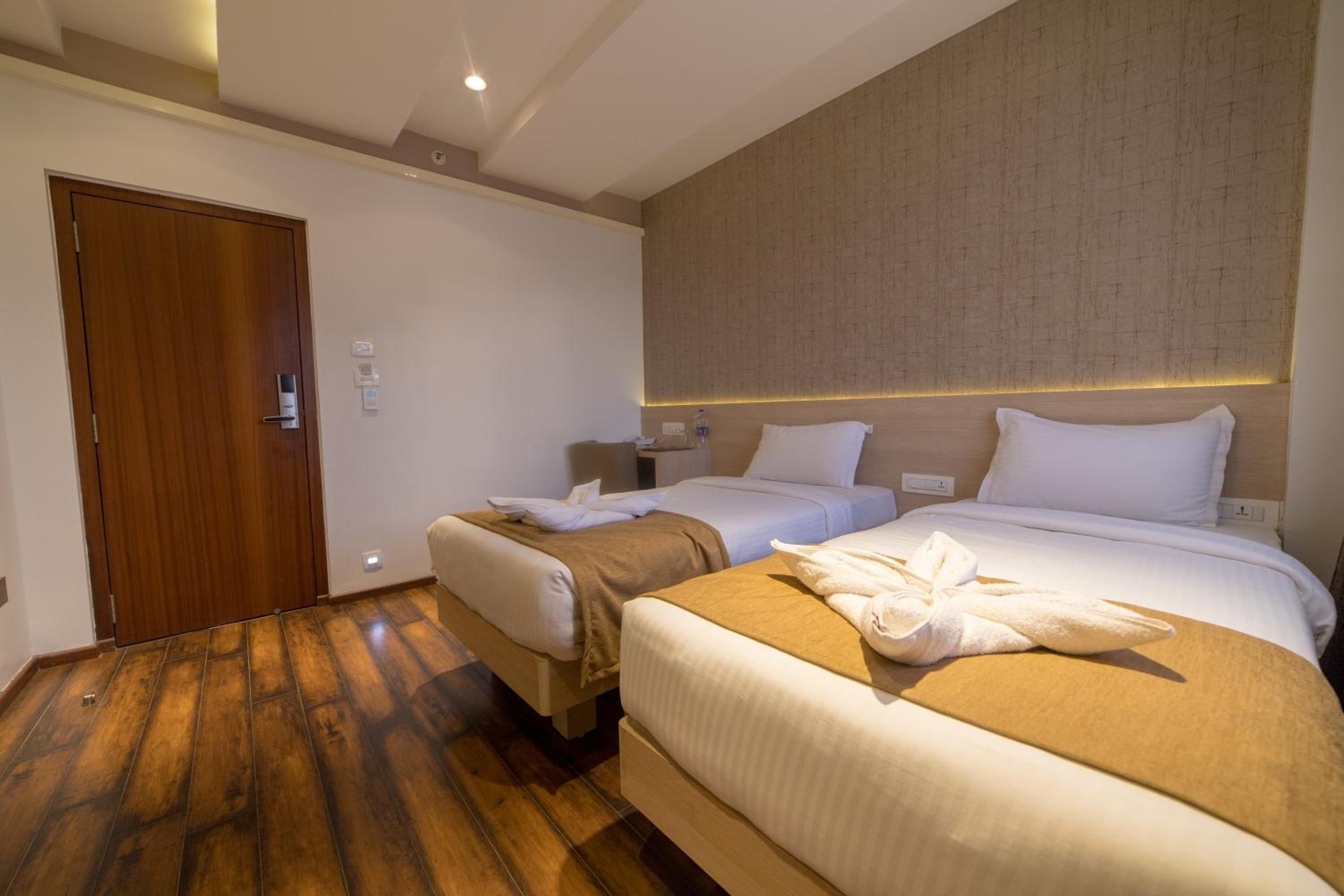 Superior Twin Room - Photo 10