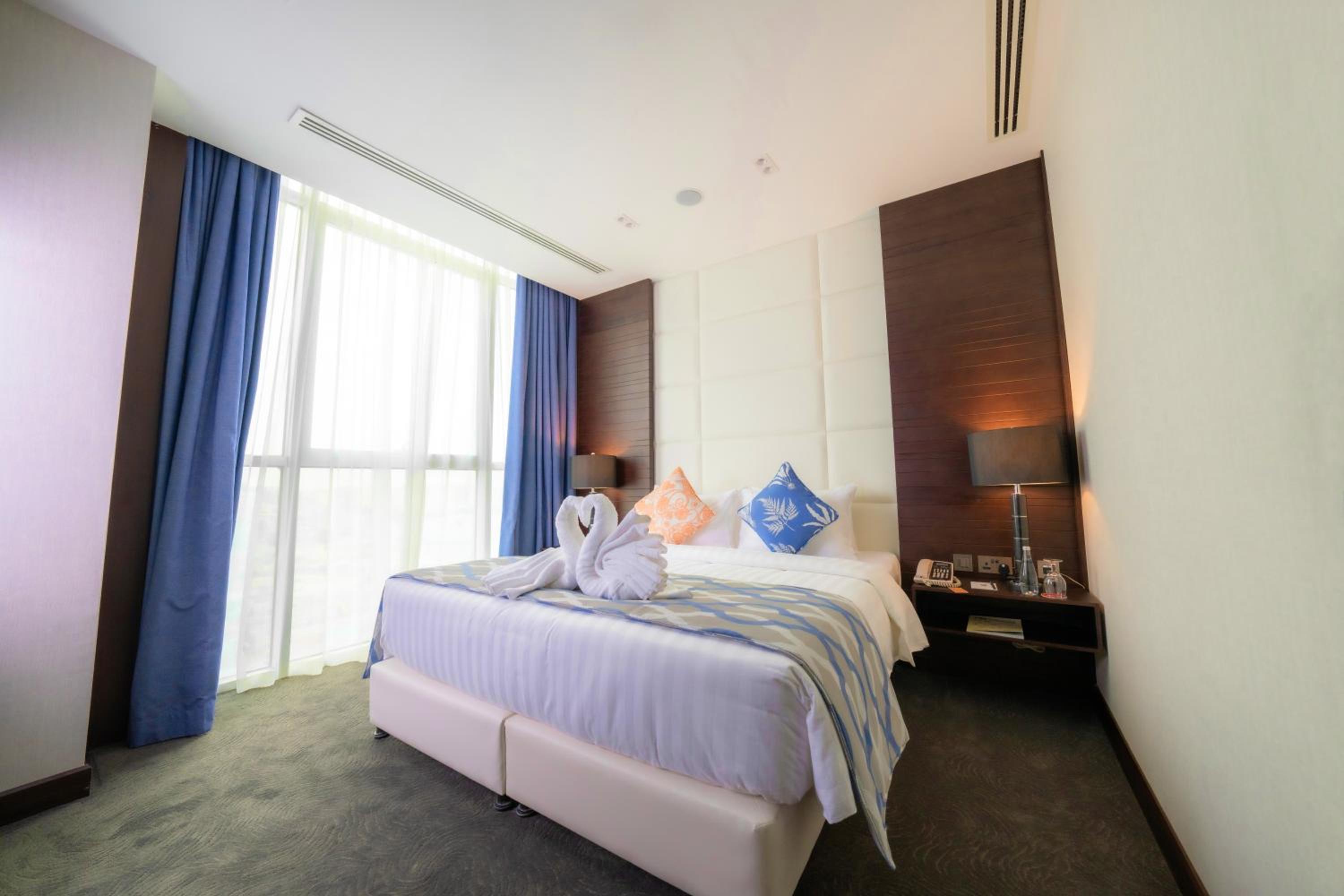 Diplomatic Suite - Photo 14