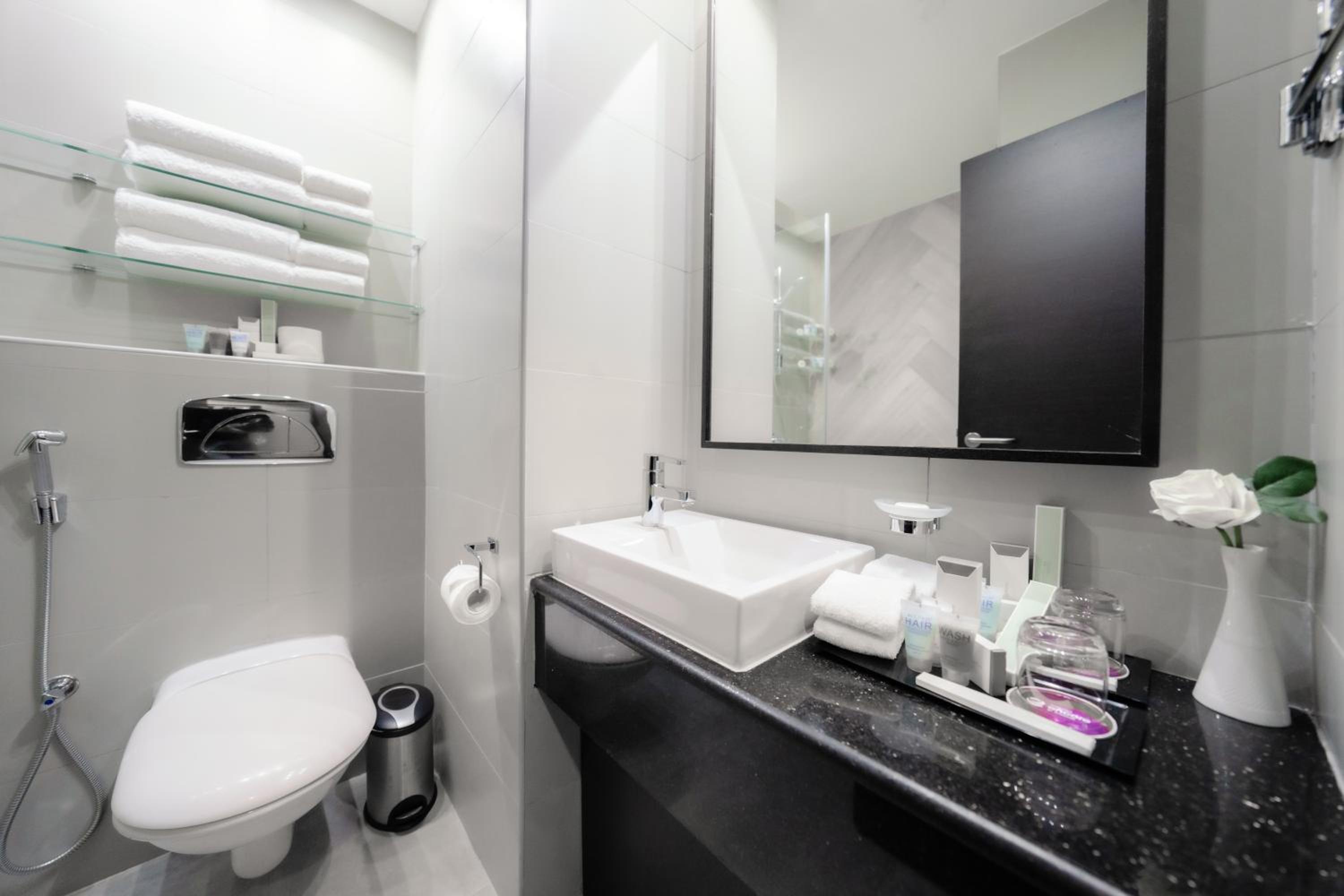 Deluxe Room Queen - Photo 2