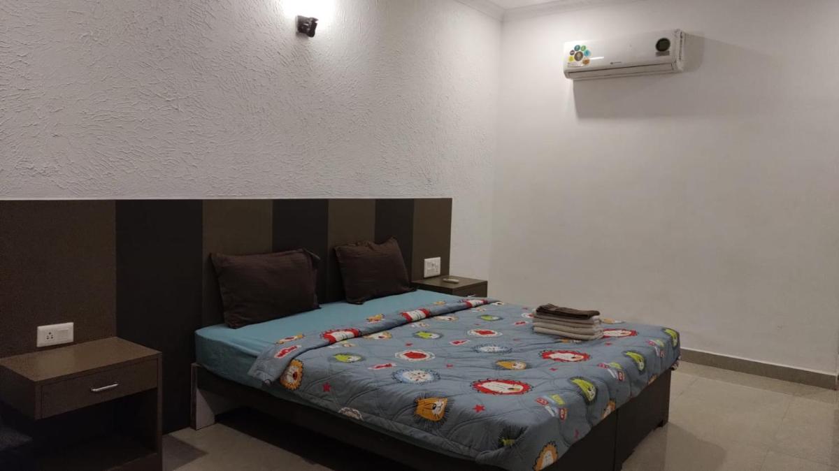 Queen Room with Balcony photo 3