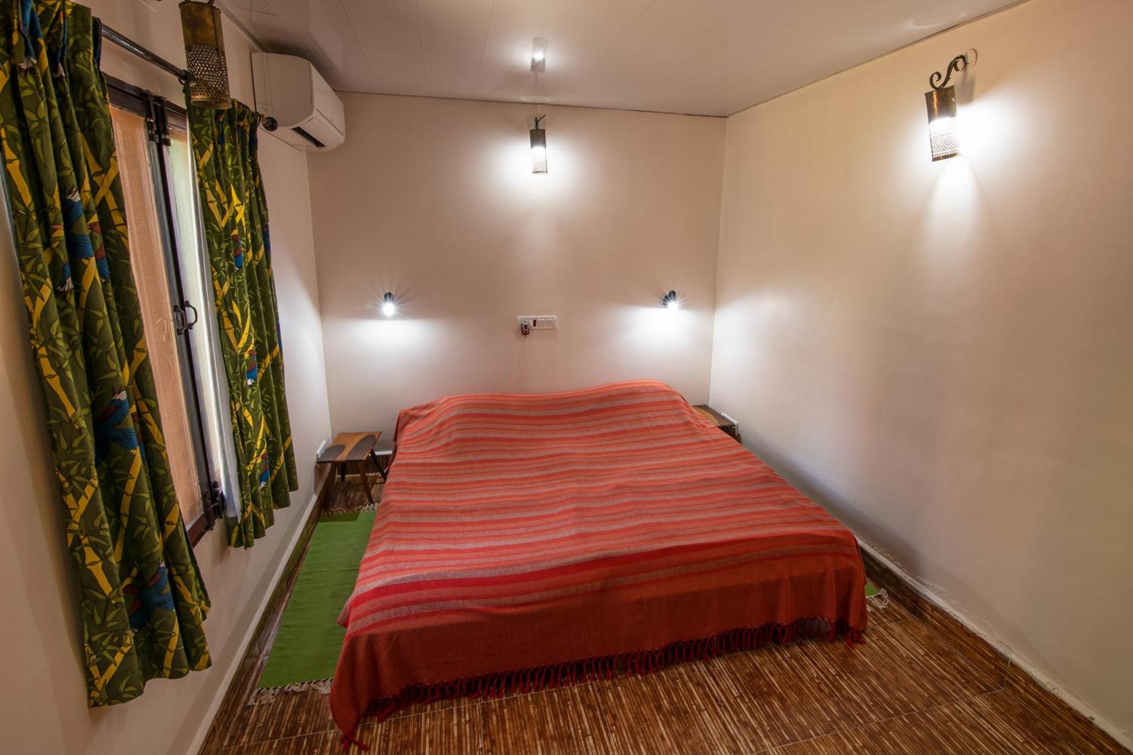 Deluxe Double Room - Photo 8