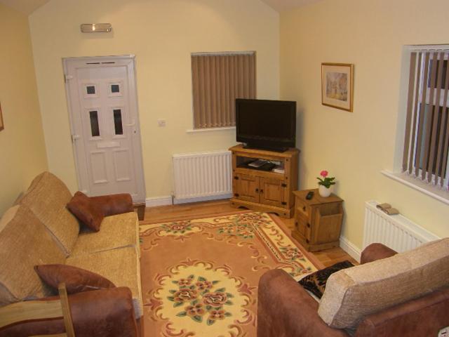 One-Bedroom House photo 1