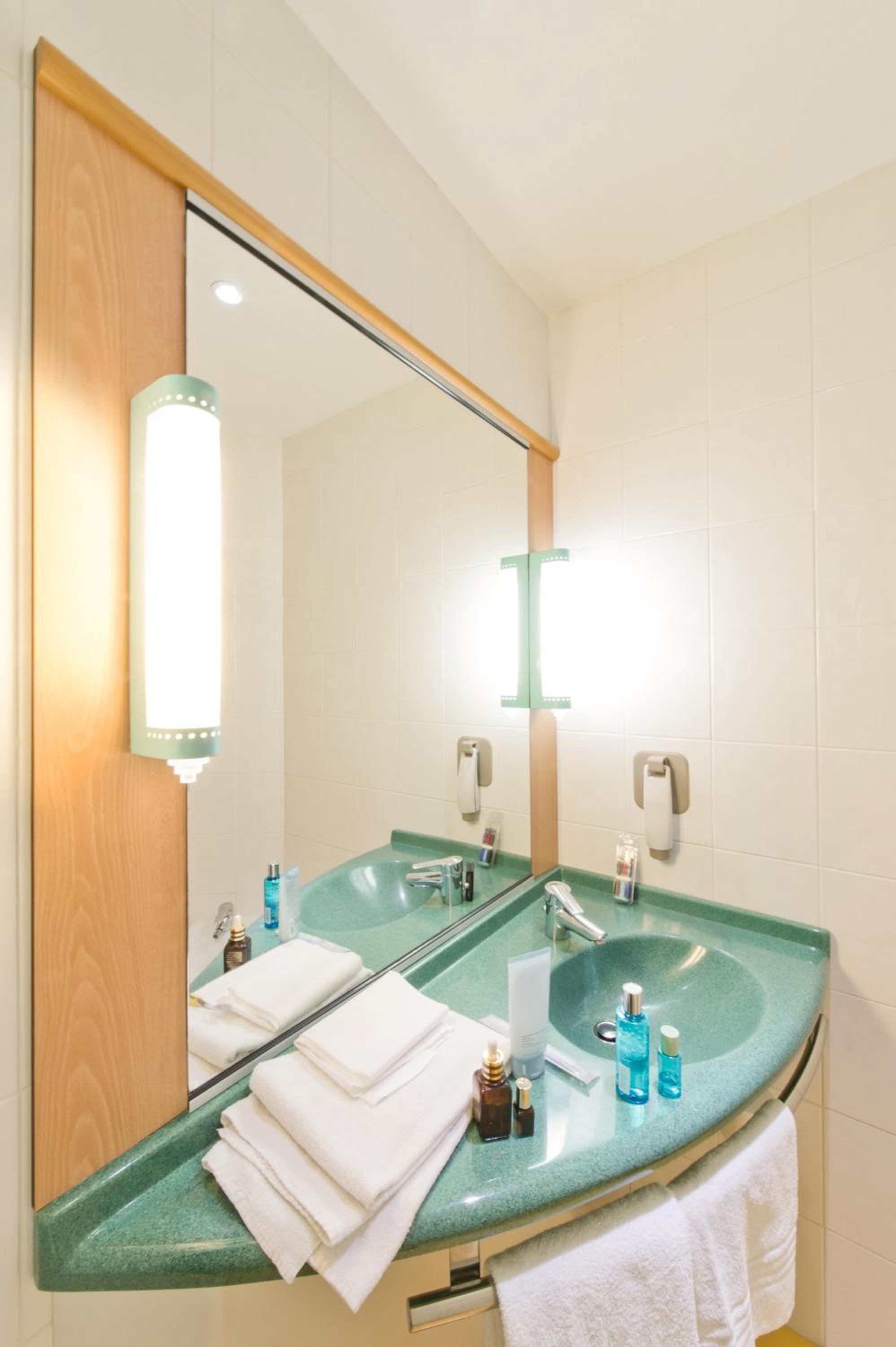 Standard Double Room - Photo 2