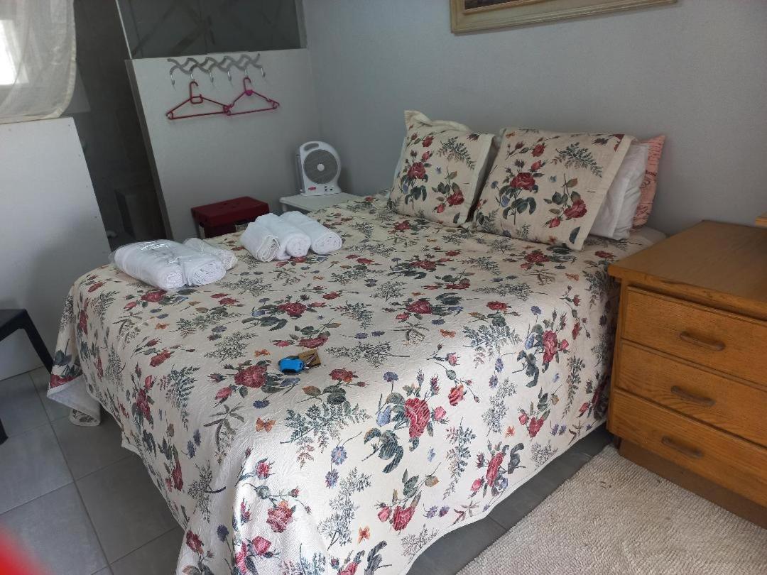 Budget Double Room - Photo 9
