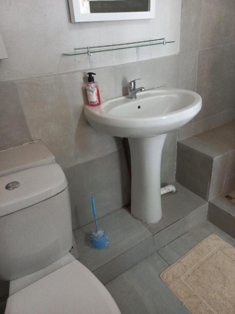 Budget Double Room - Photo 2