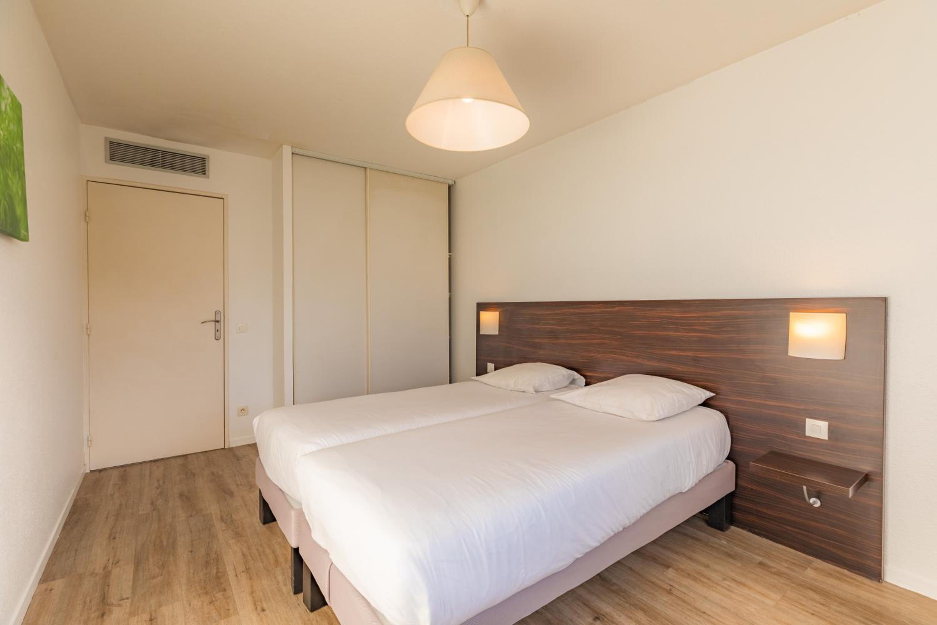 One-Bedroom Apartment - Photo 1
