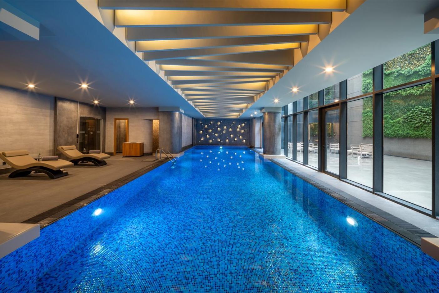 Luxury King Room