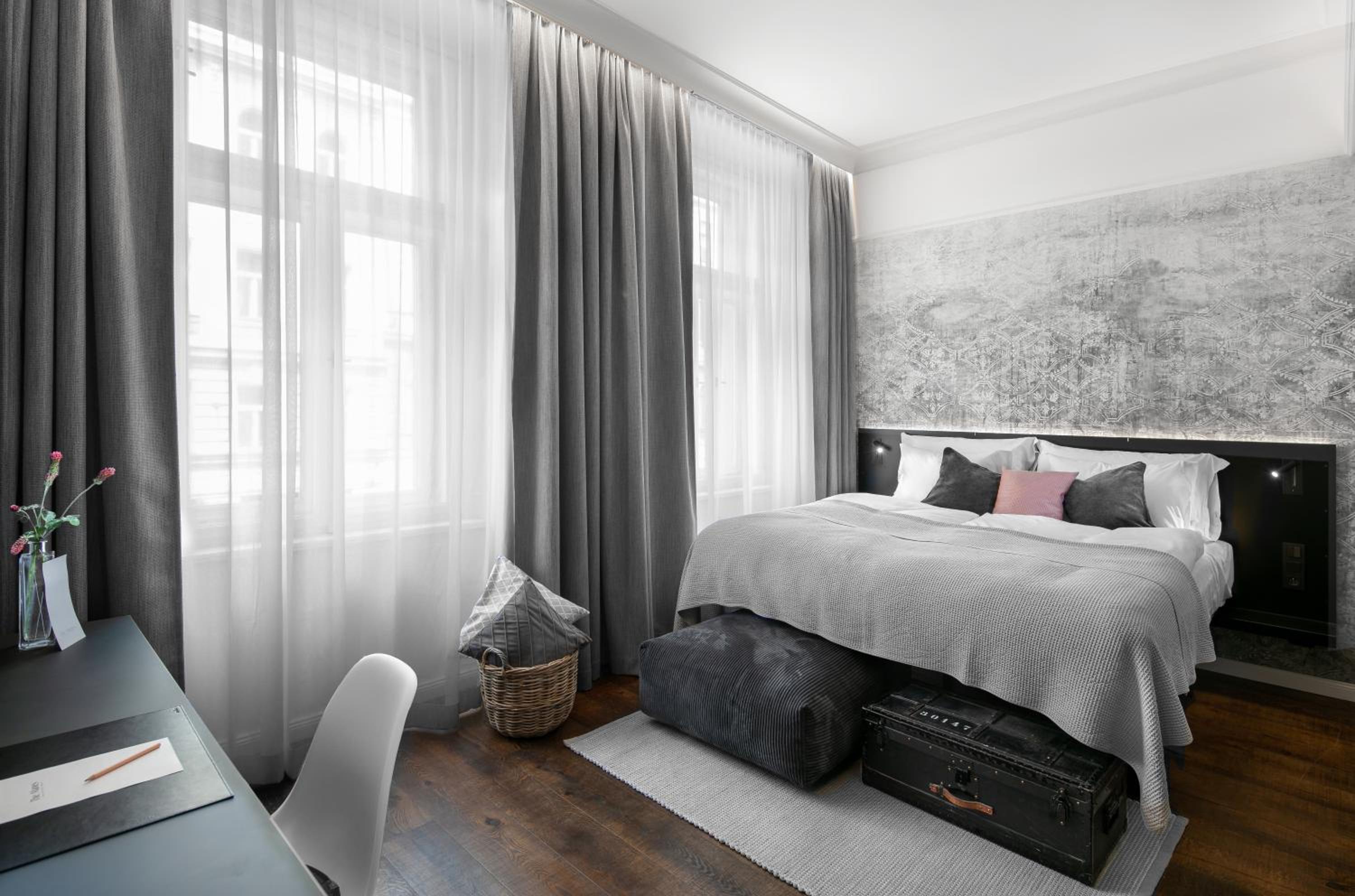 Standard Double or Twin Room thumbnail 6