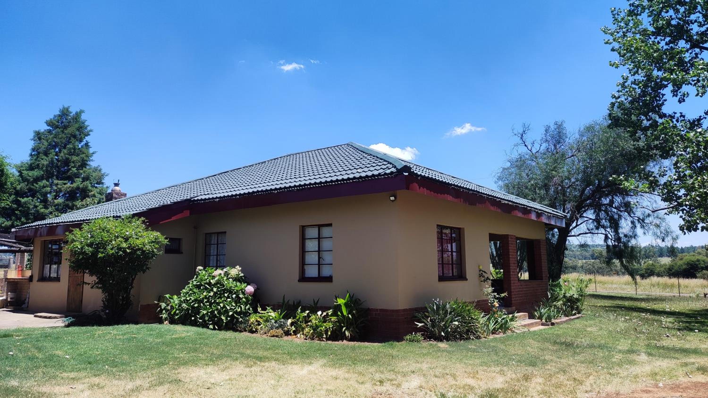 Two-Bedroom House photo 2