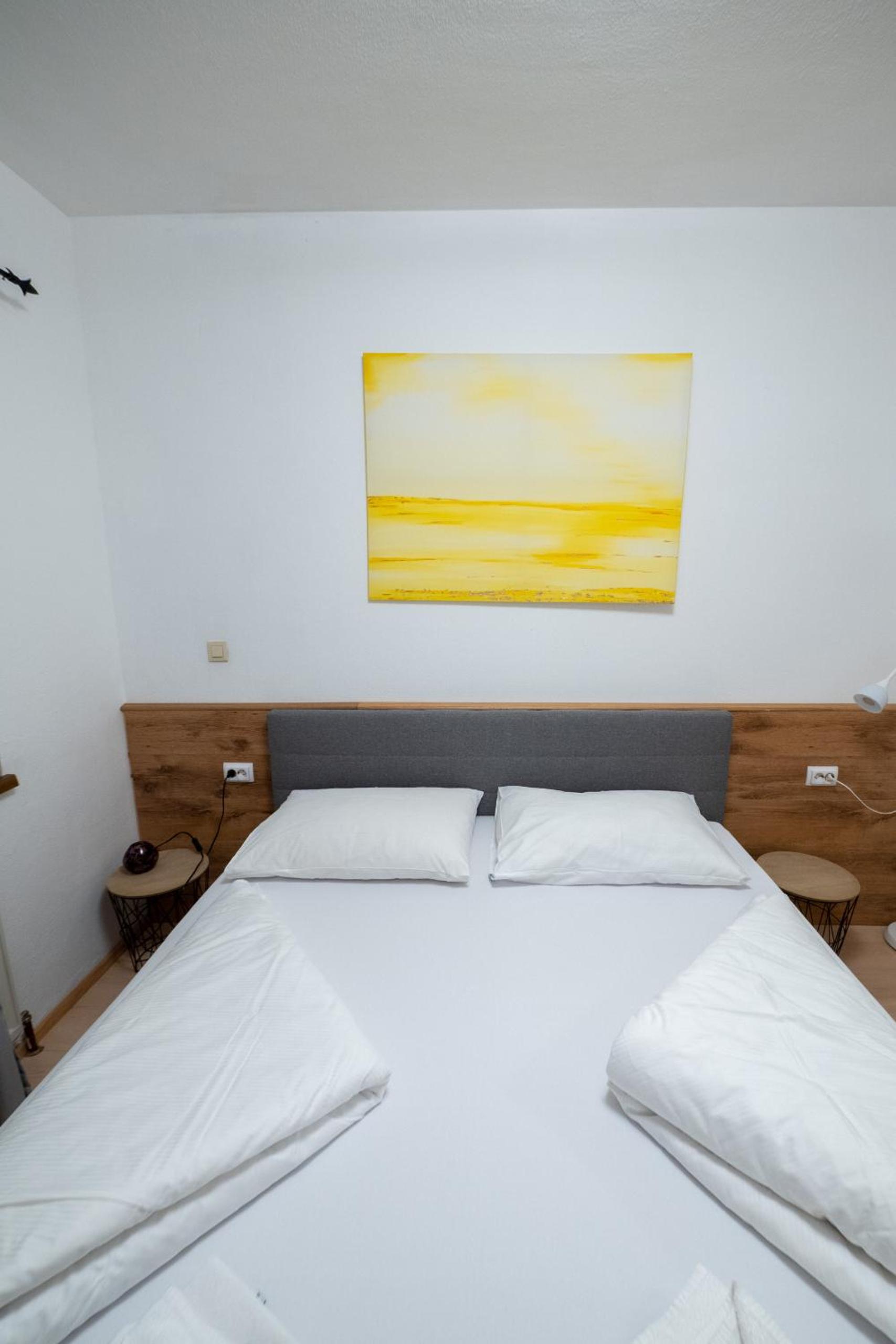 Double Room with Private Bathroom photo 2