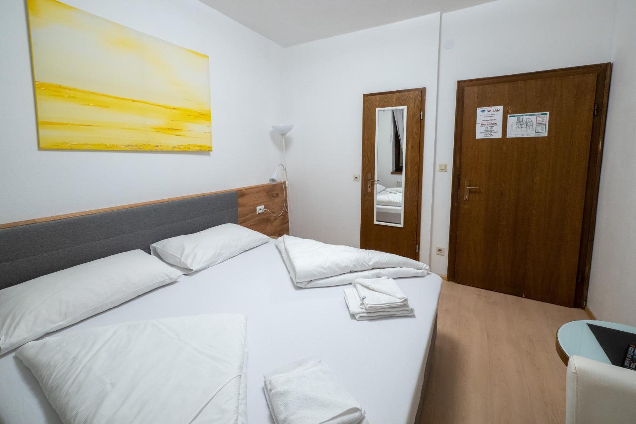 Double Room with Private Bathroom photo 1
