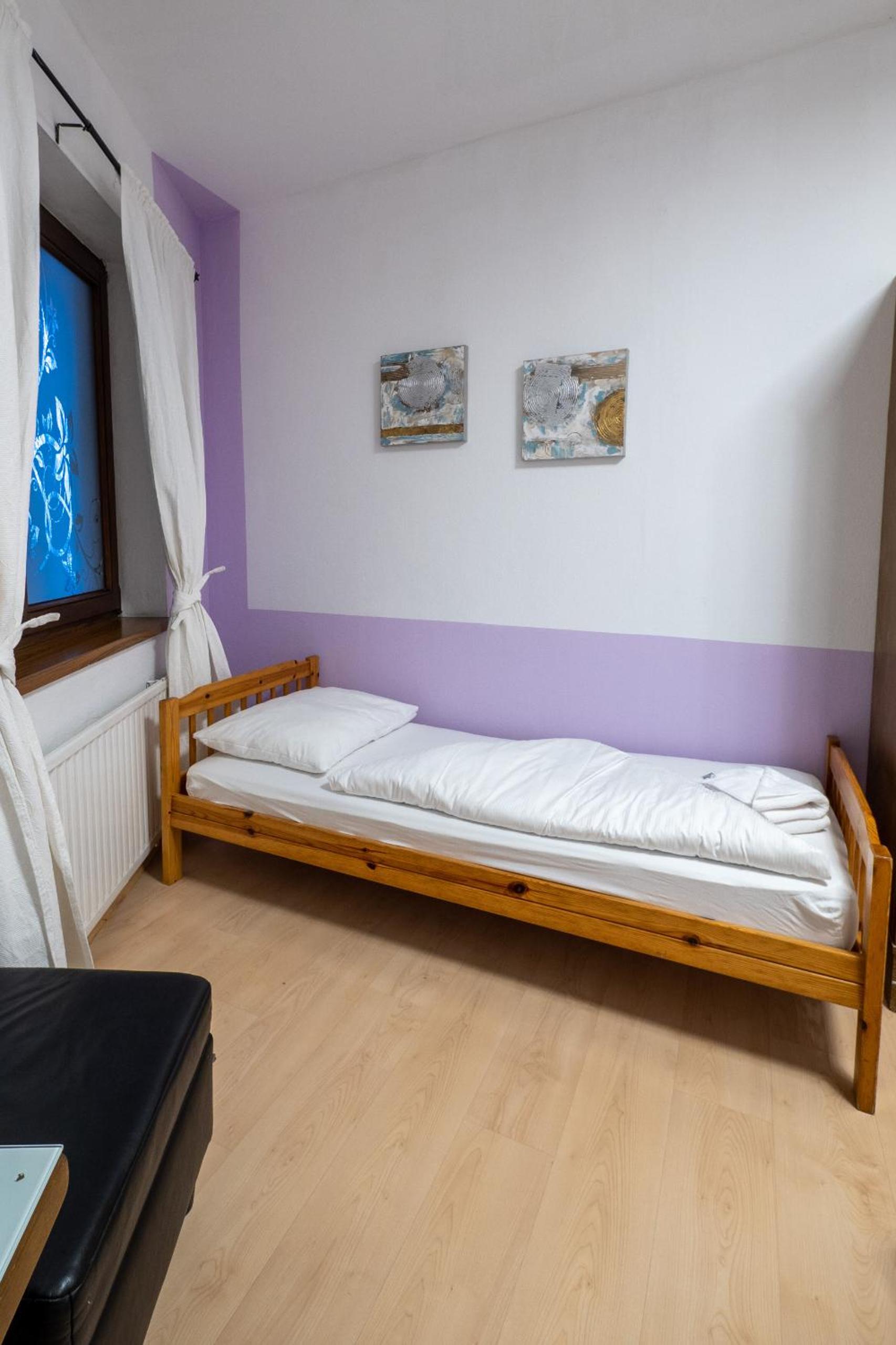 Triple Room - Photo 9