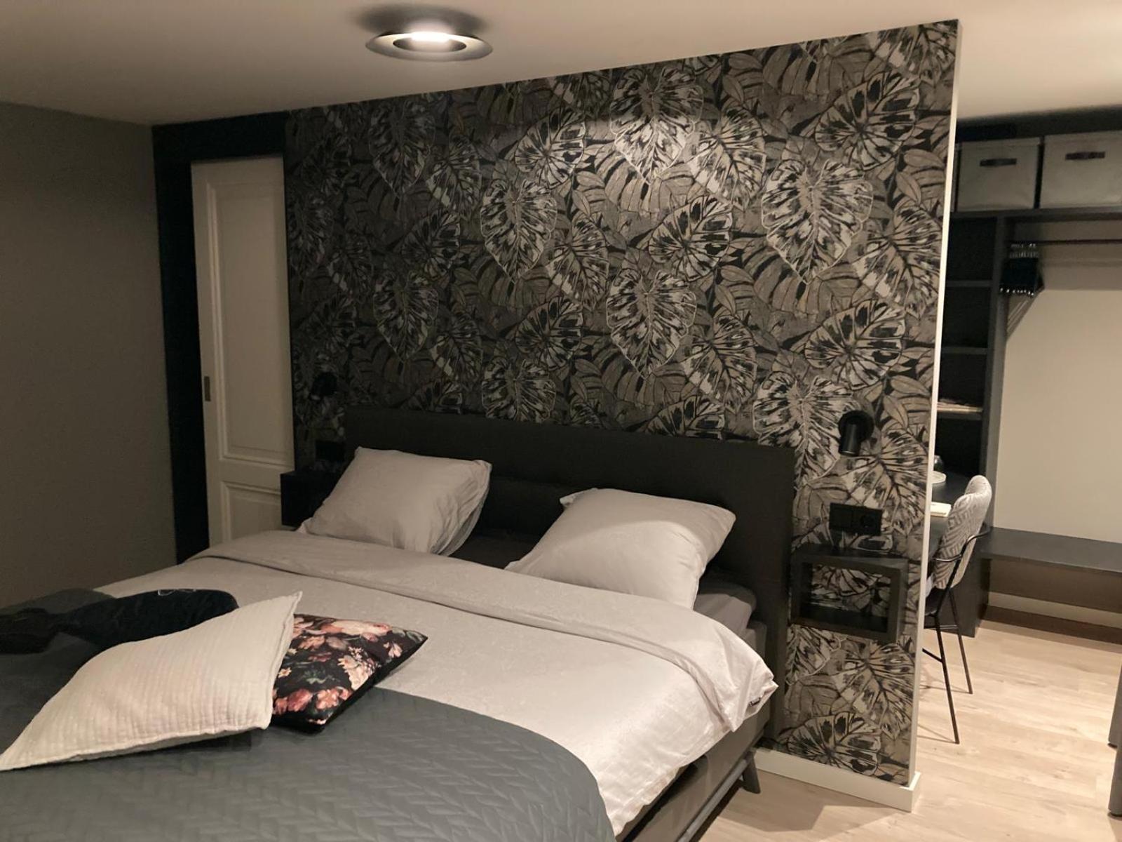 Deluxe Double Room with Shower photo 3