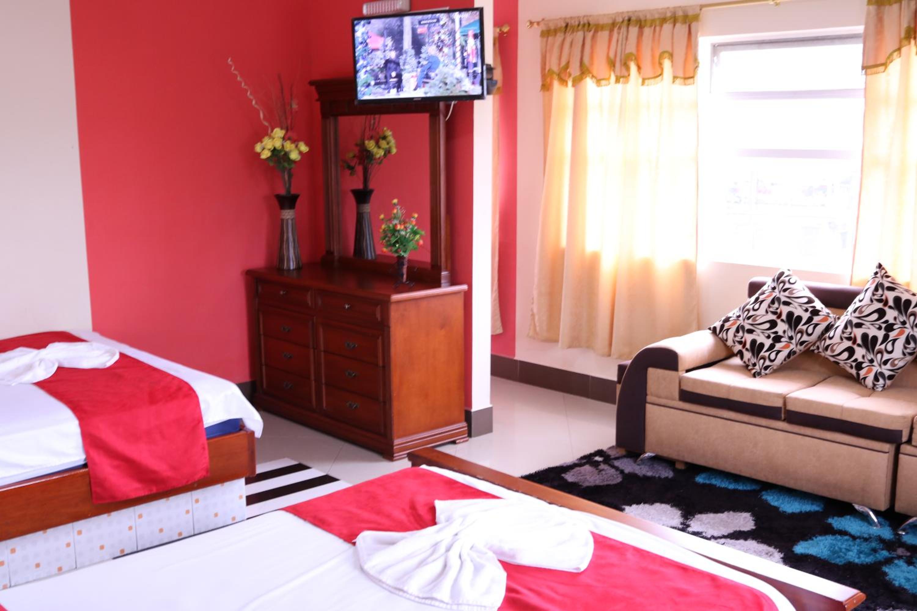 Deluxe Family Suite