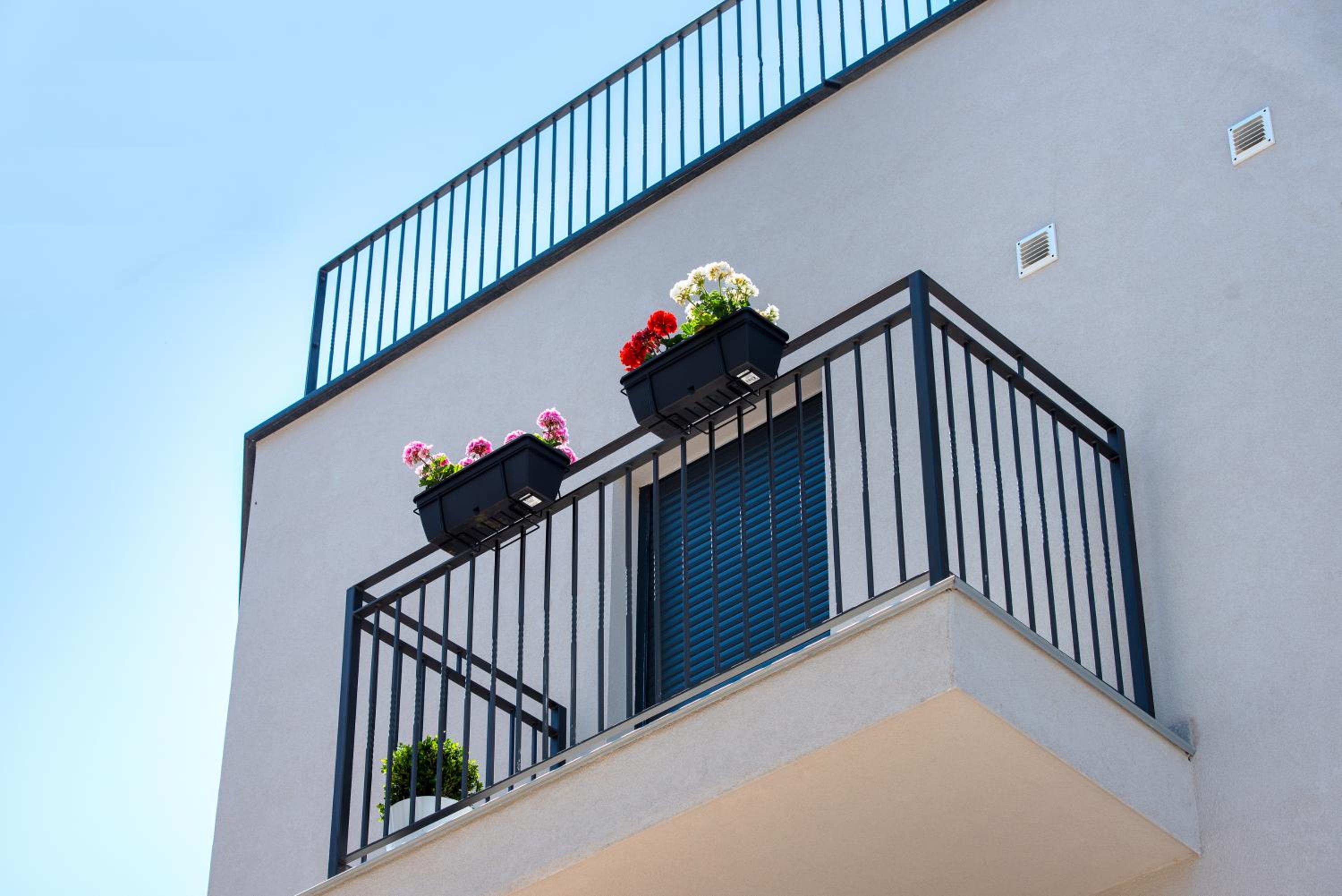 Apartment with Balcony photo 2