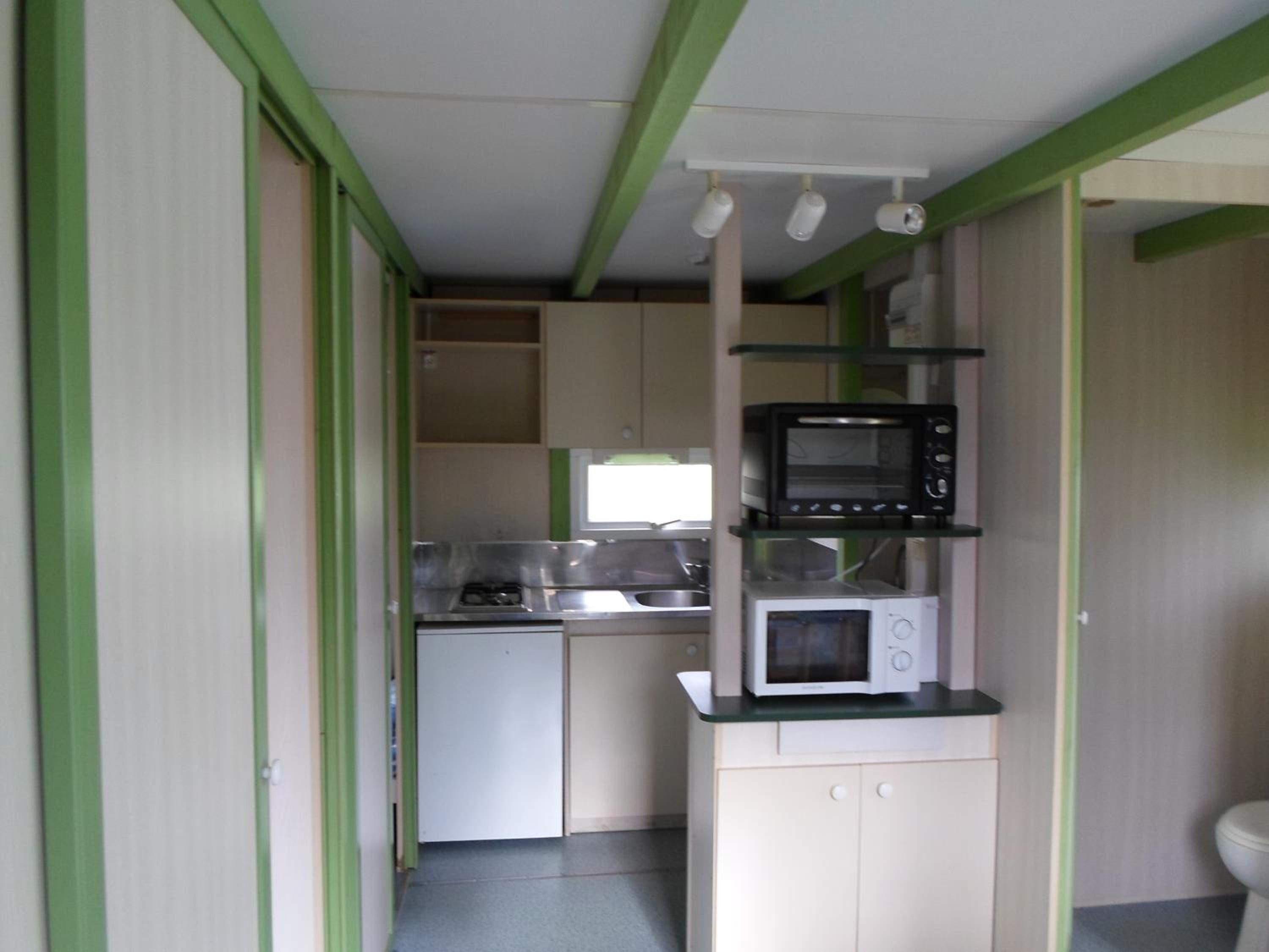 Two-Bedroom Bungalow - Photo 3