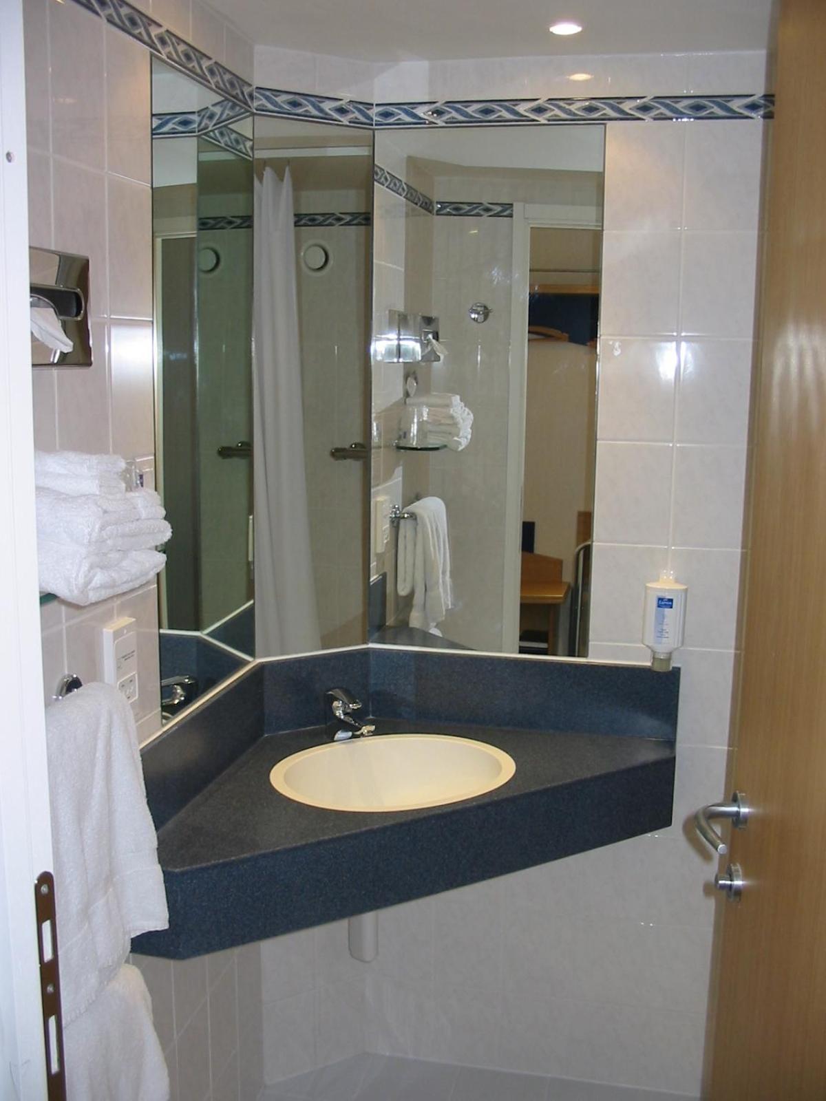 Standard Twin Room - Free Breakfast - Photo 3