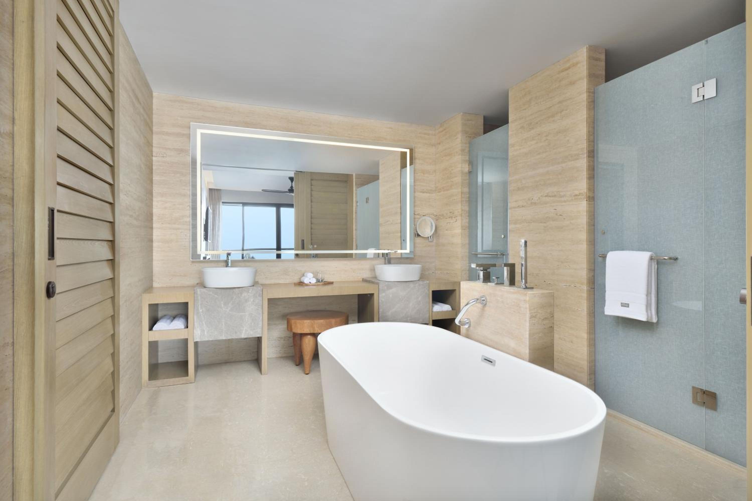 Executive King Suite with Balcony and Mountain View | INR 2,500 wellness credit per day (non-cumulative), redeemable against Spa therapy or at Hakuna Matata (the gaming zone) photo