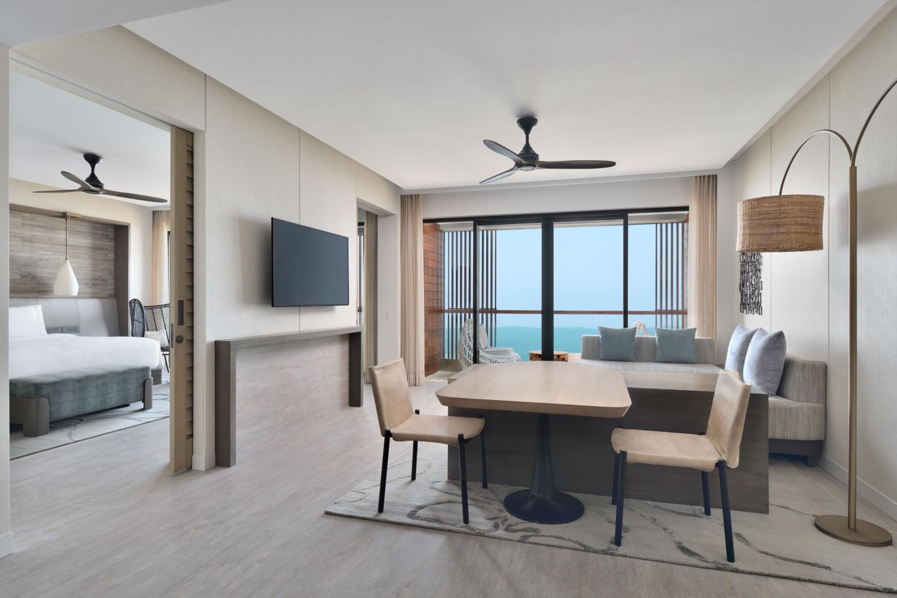 Classic King Suite with Balcony and Mountain View - INR 1,500 wellness credit per day (non-cumulative), redeemable against Spa therapy or at Hakuna Matata (the gaming zone) - Photo 9