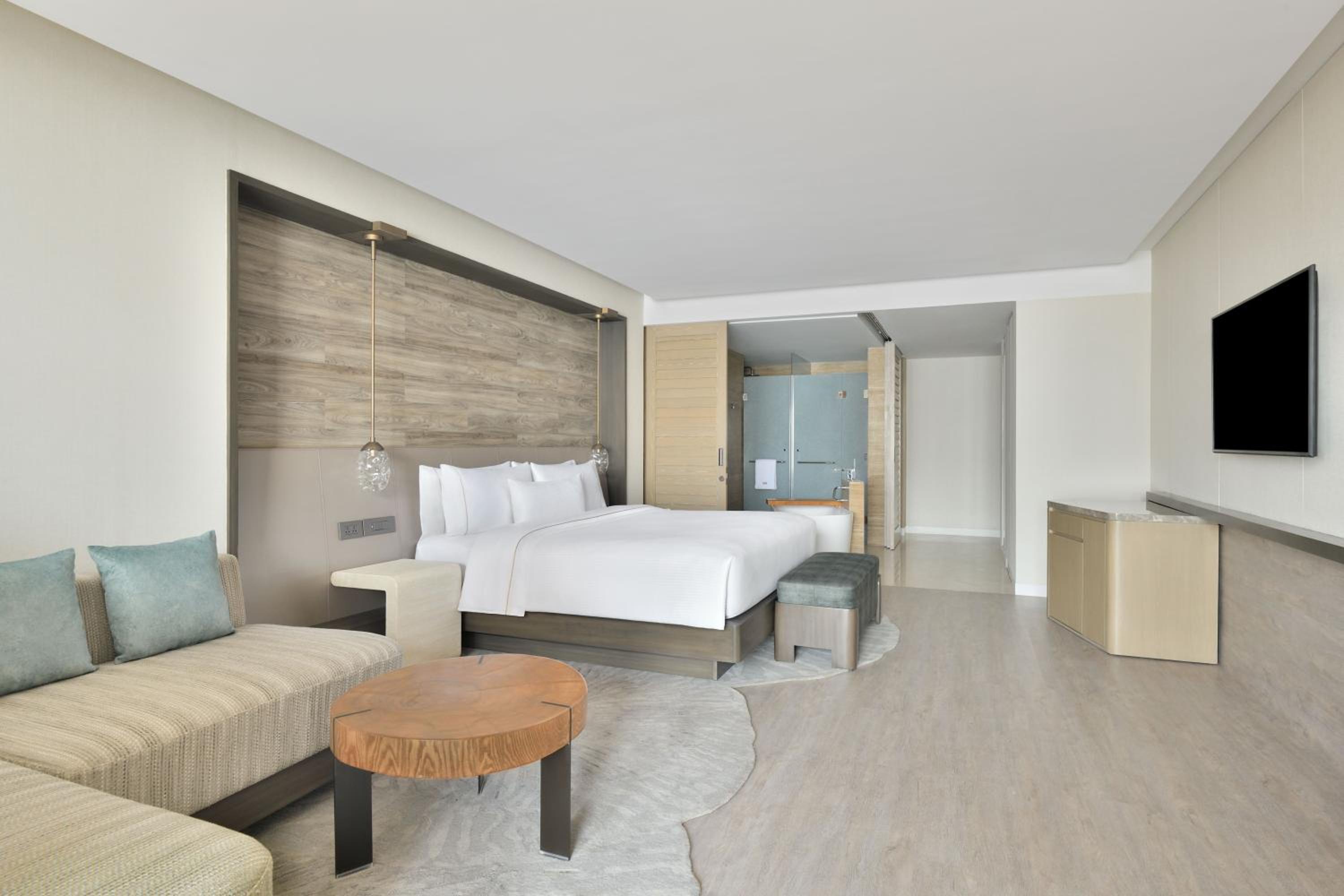 Family Room with Balcony and Mountain View | INR 1,500 wellness credit per day (non-cumulative), redeemable against Spa therapy or at Hakuna Matata (the gaming zone) - Photo 1