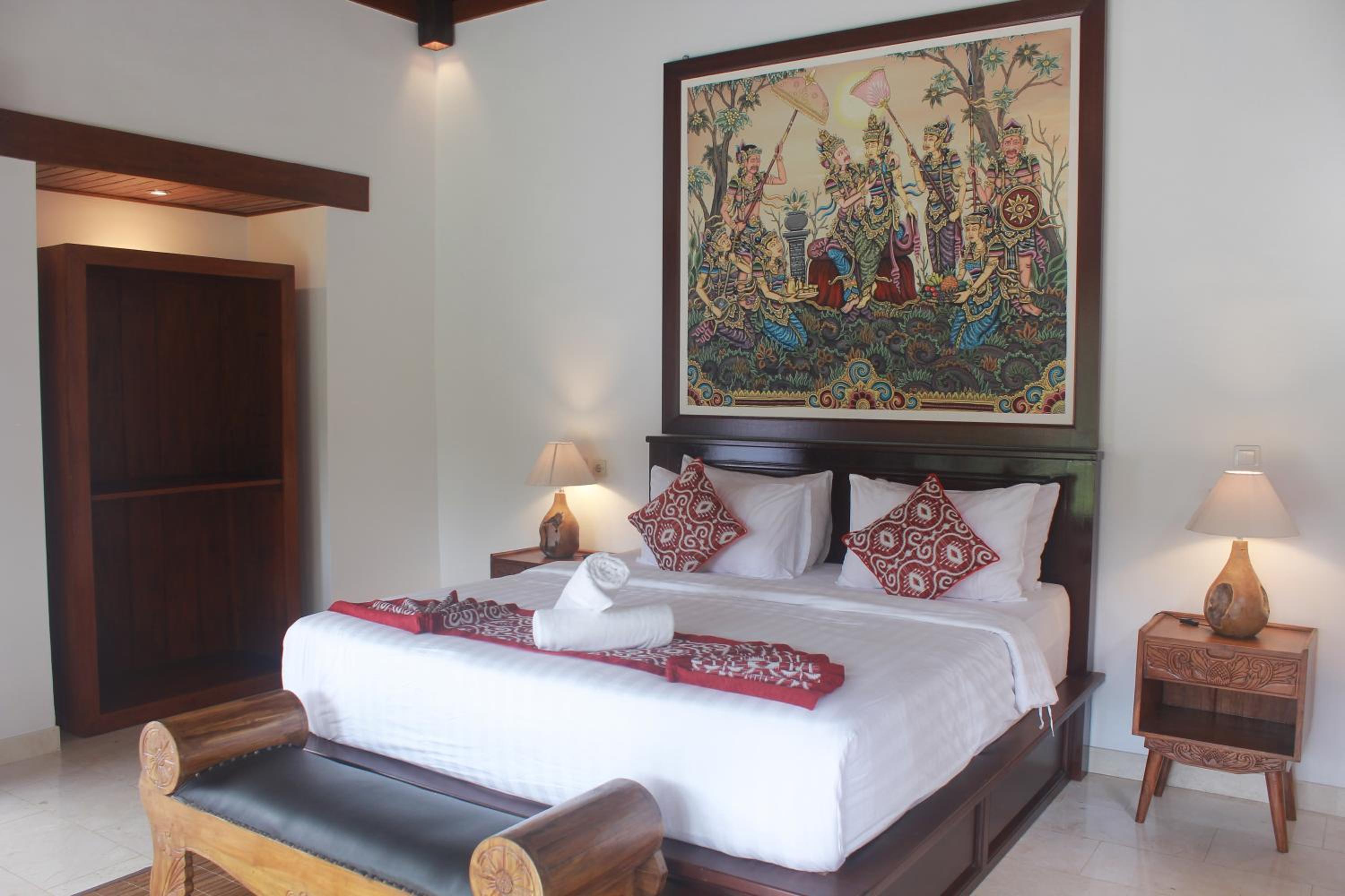 Villa with Private Pool - Photo 24