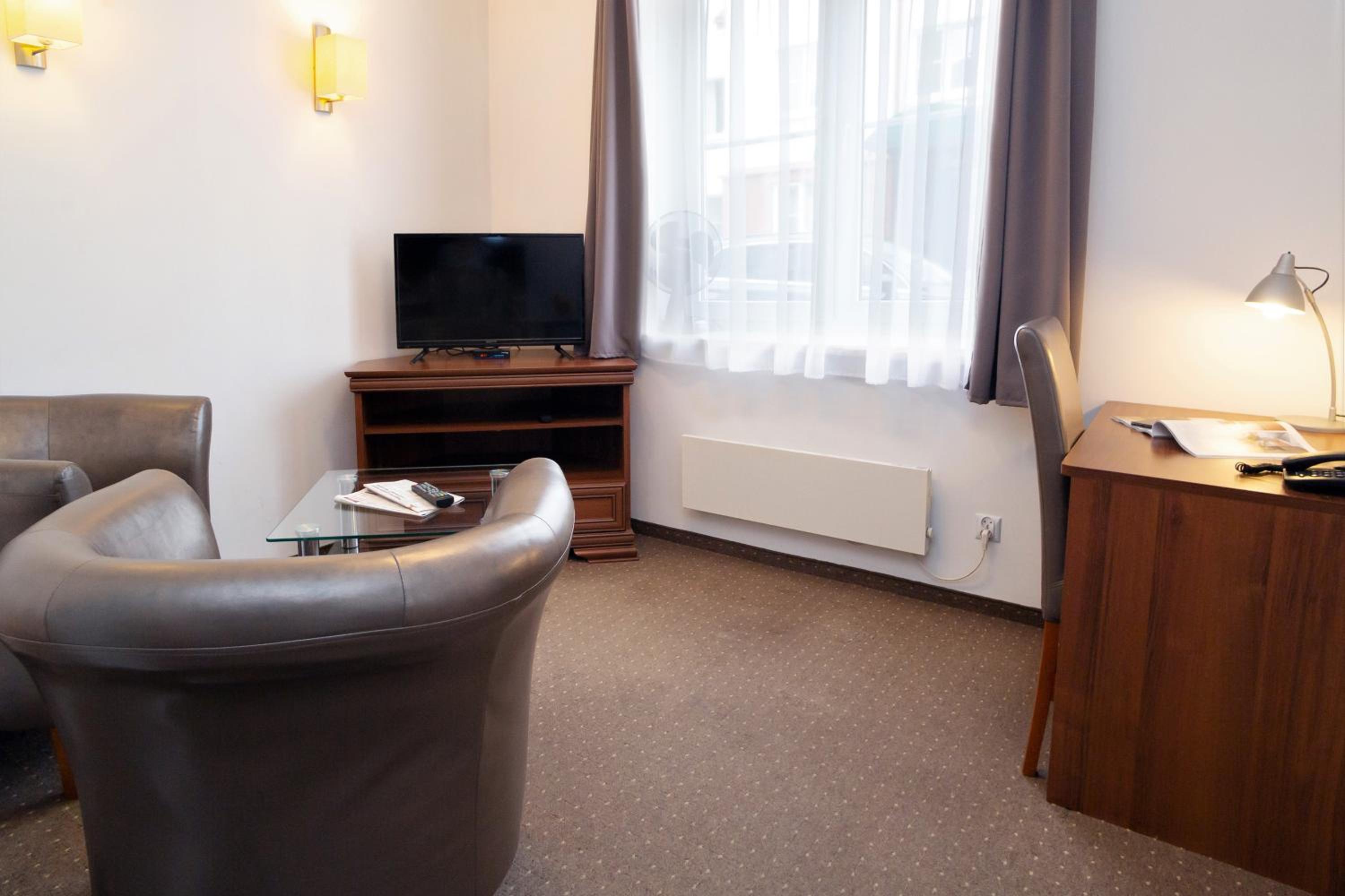 Apartment with Twin Beds - Photo 9