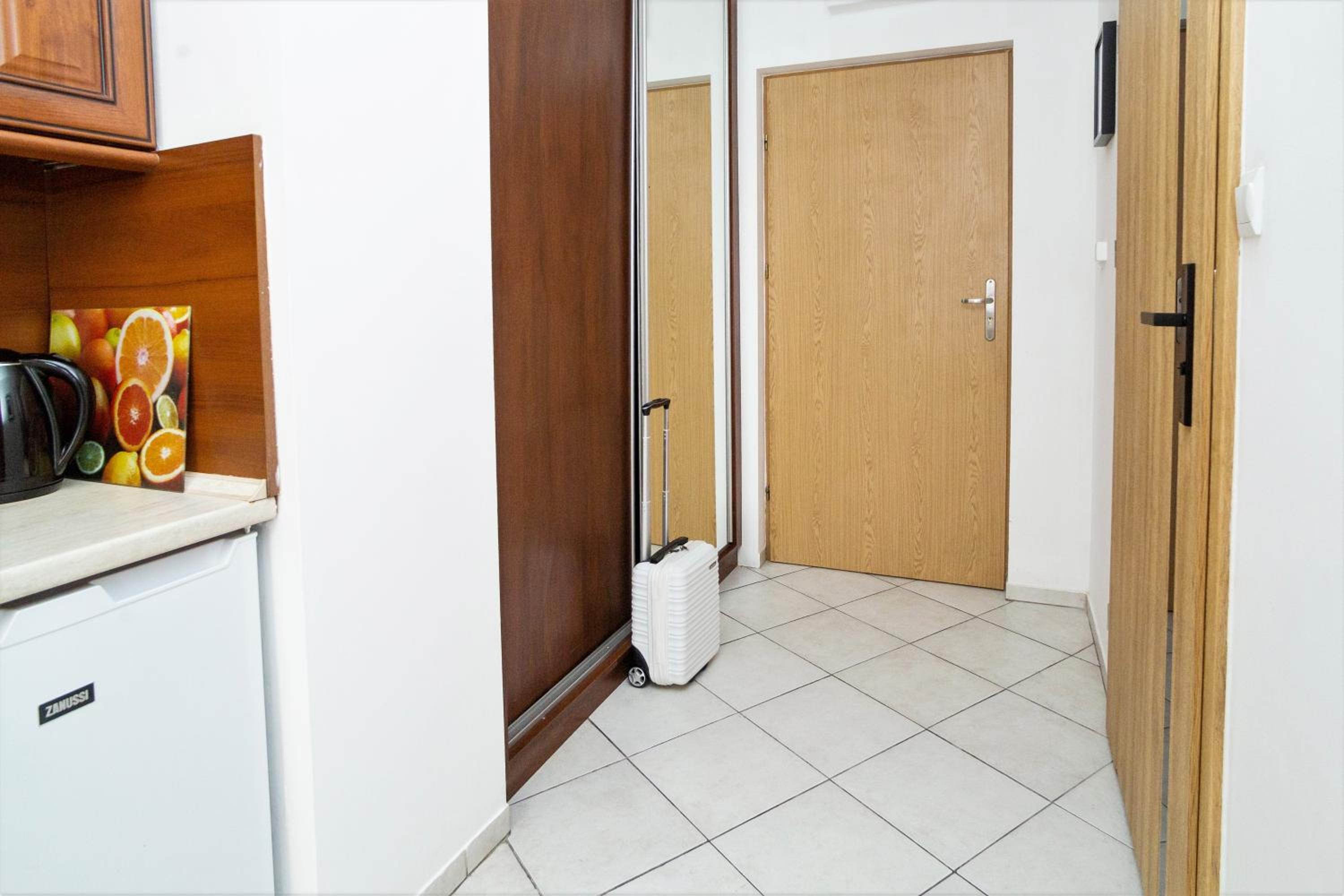 Apartment with Twin Beds - Photo 4