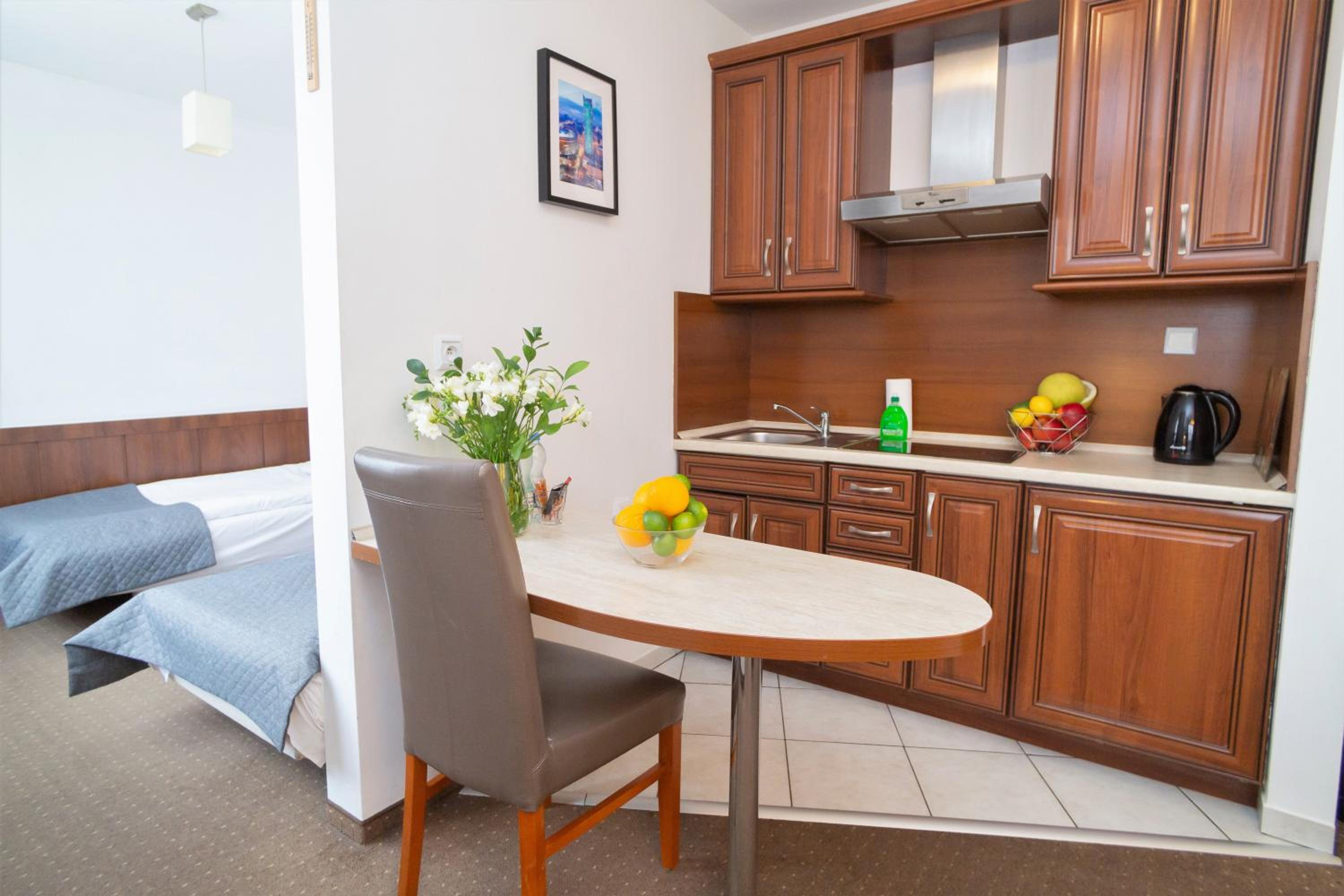 Apartment with Twin Beds - Photo 8