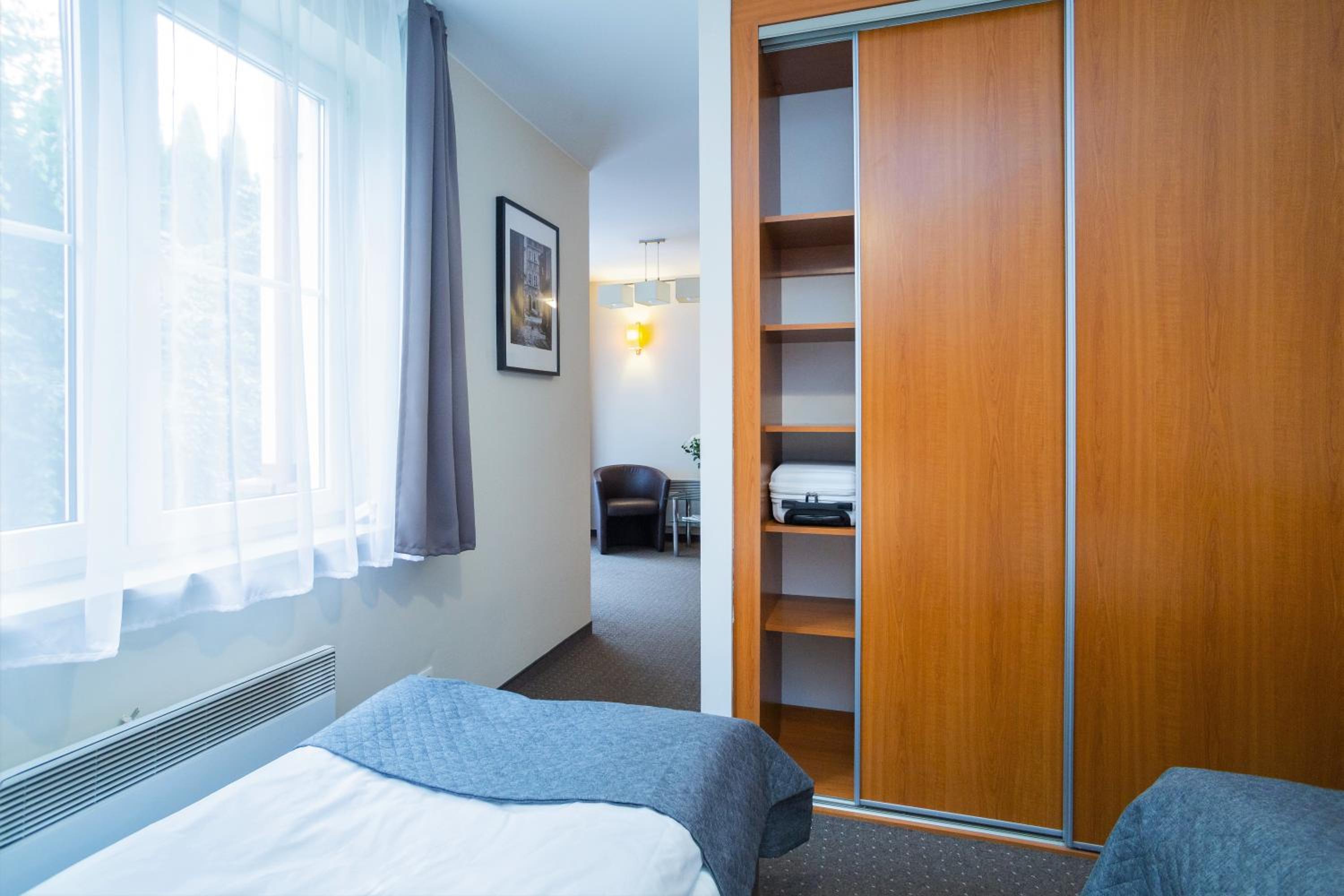Apartment with Twin Beds - Photo 1