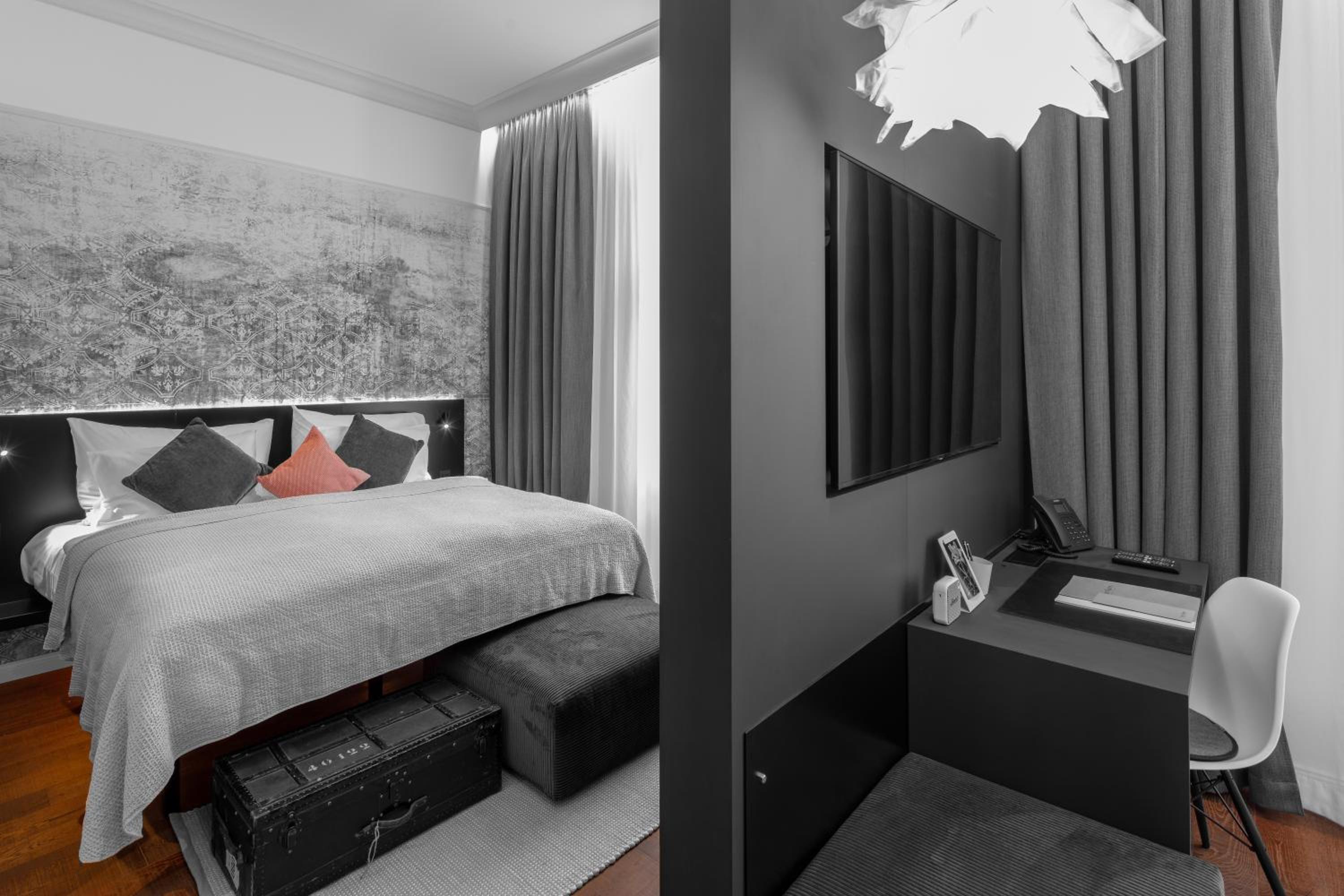 Available room thumbnail 5