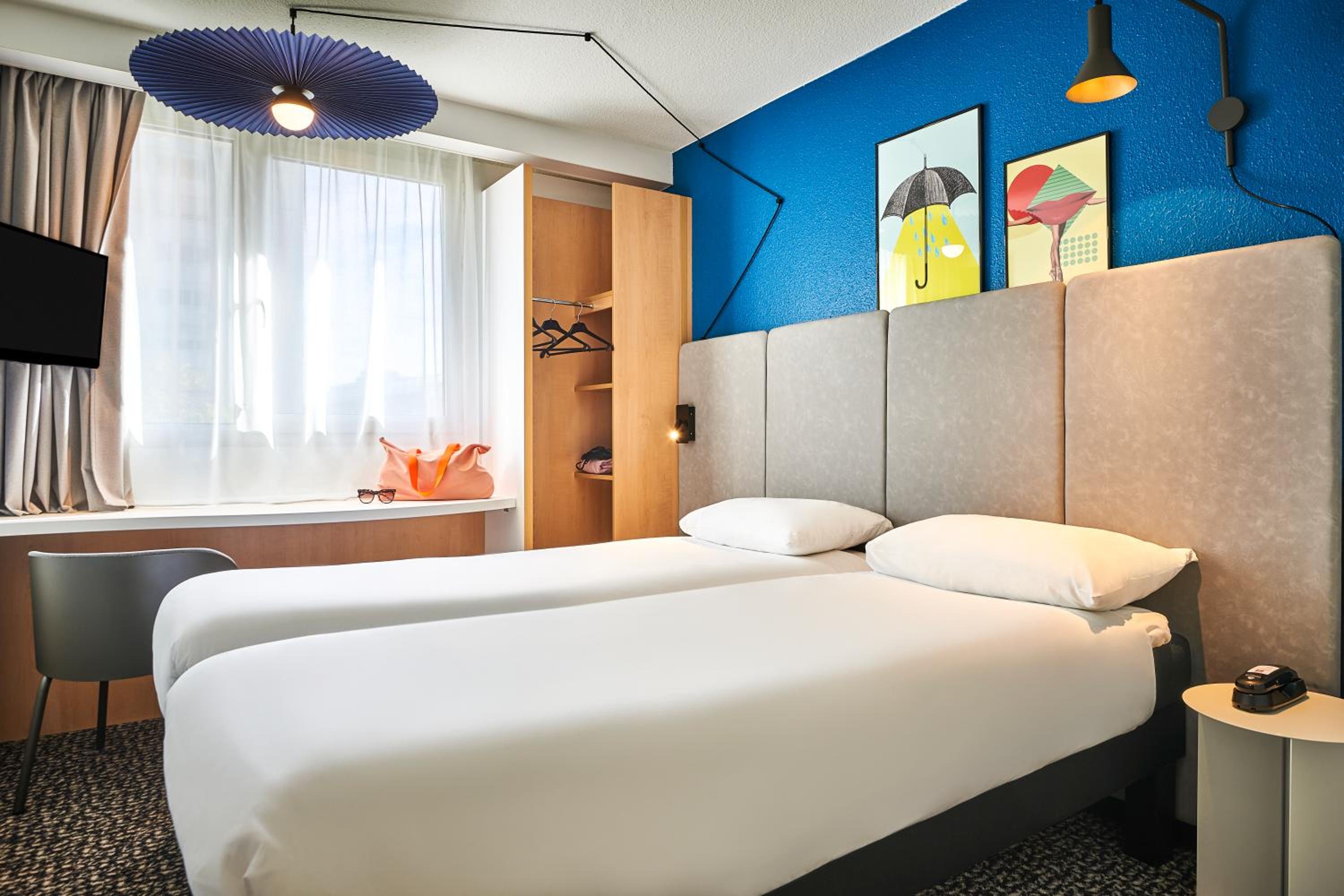 Standard Room with 2 Single Beds - Photo 3