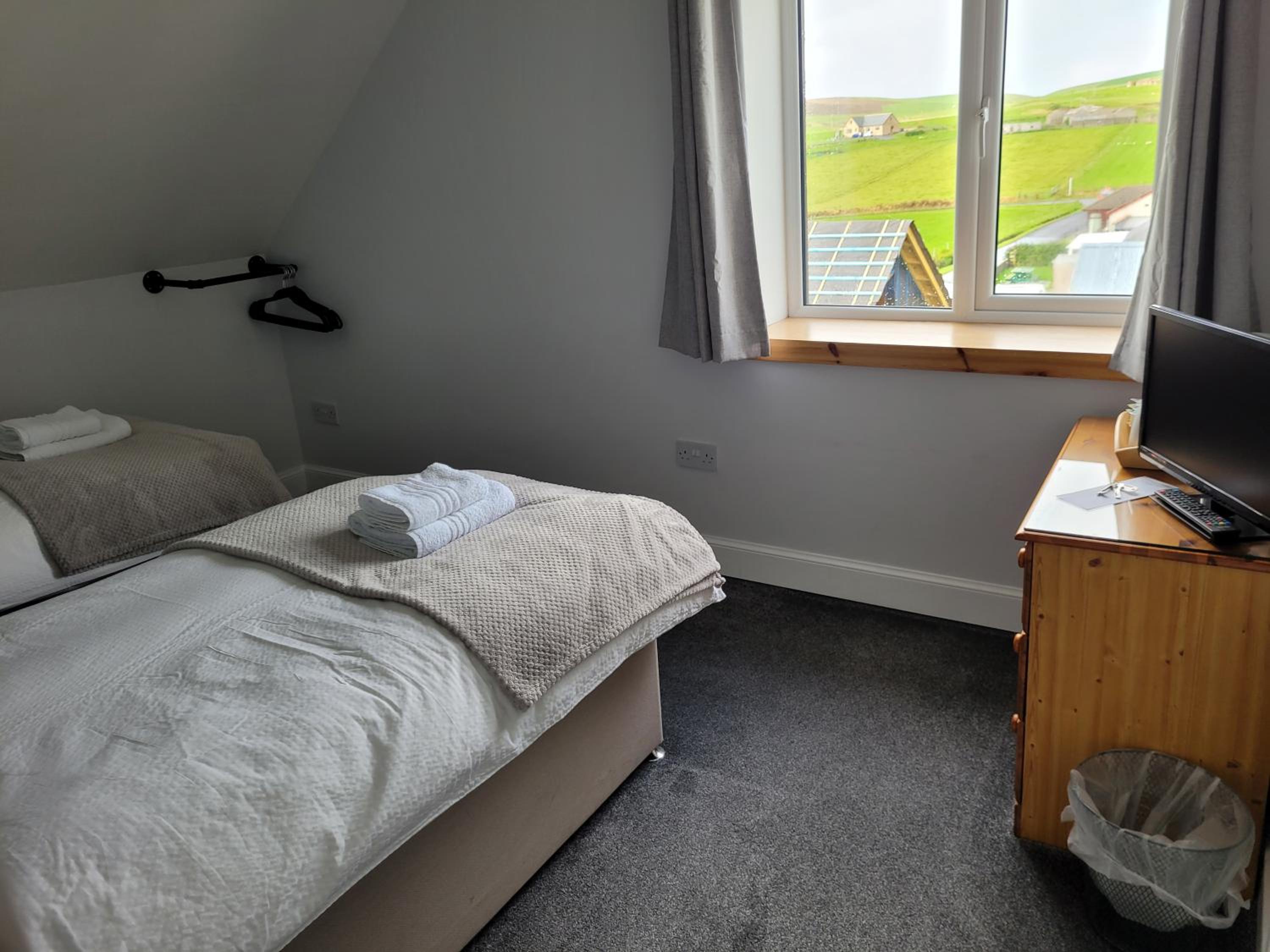 Twin Room with Shower